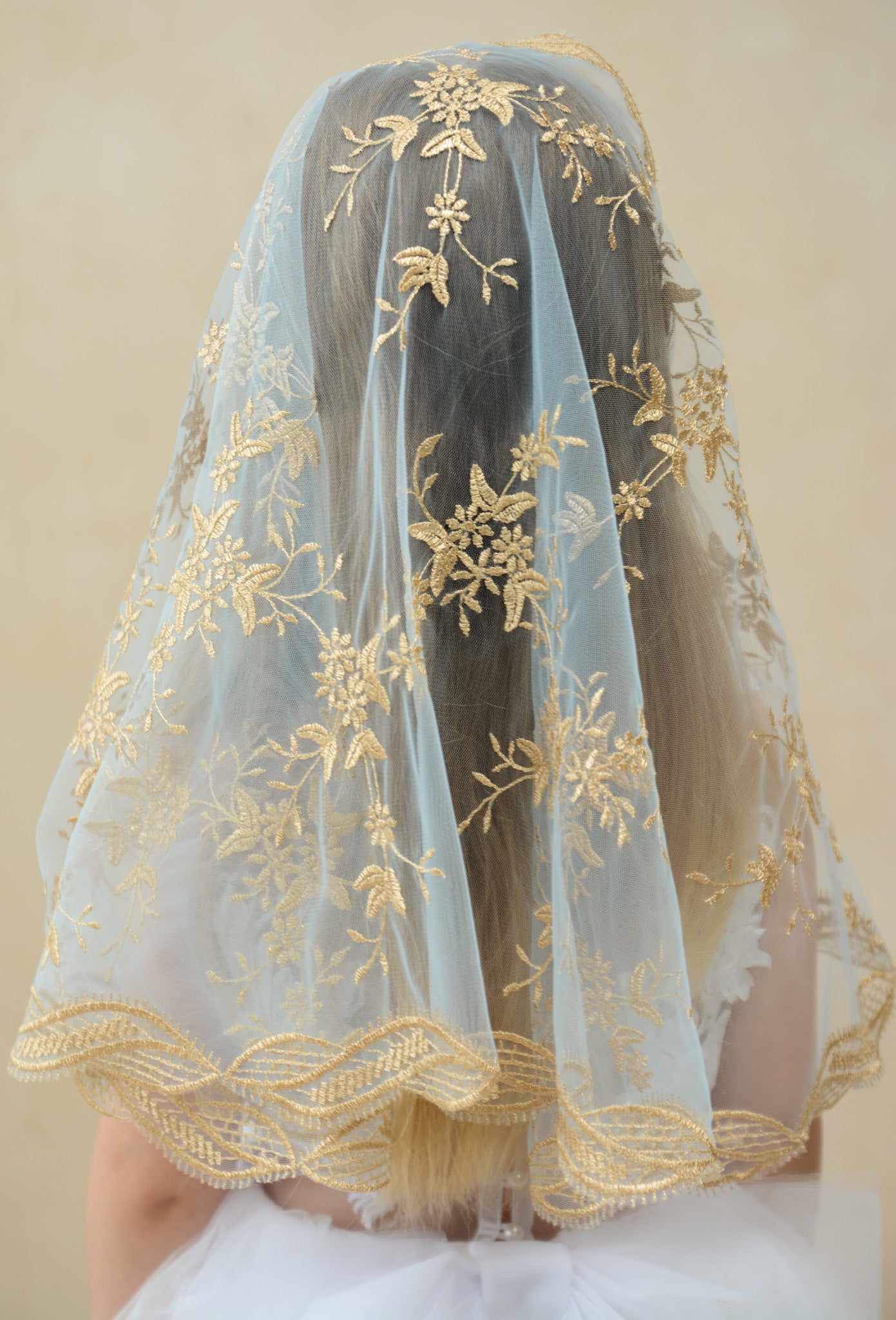 GOLD & BLUE VEIL