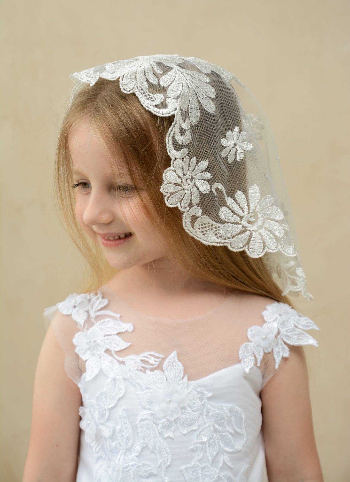 SHORT WHITE VEIL