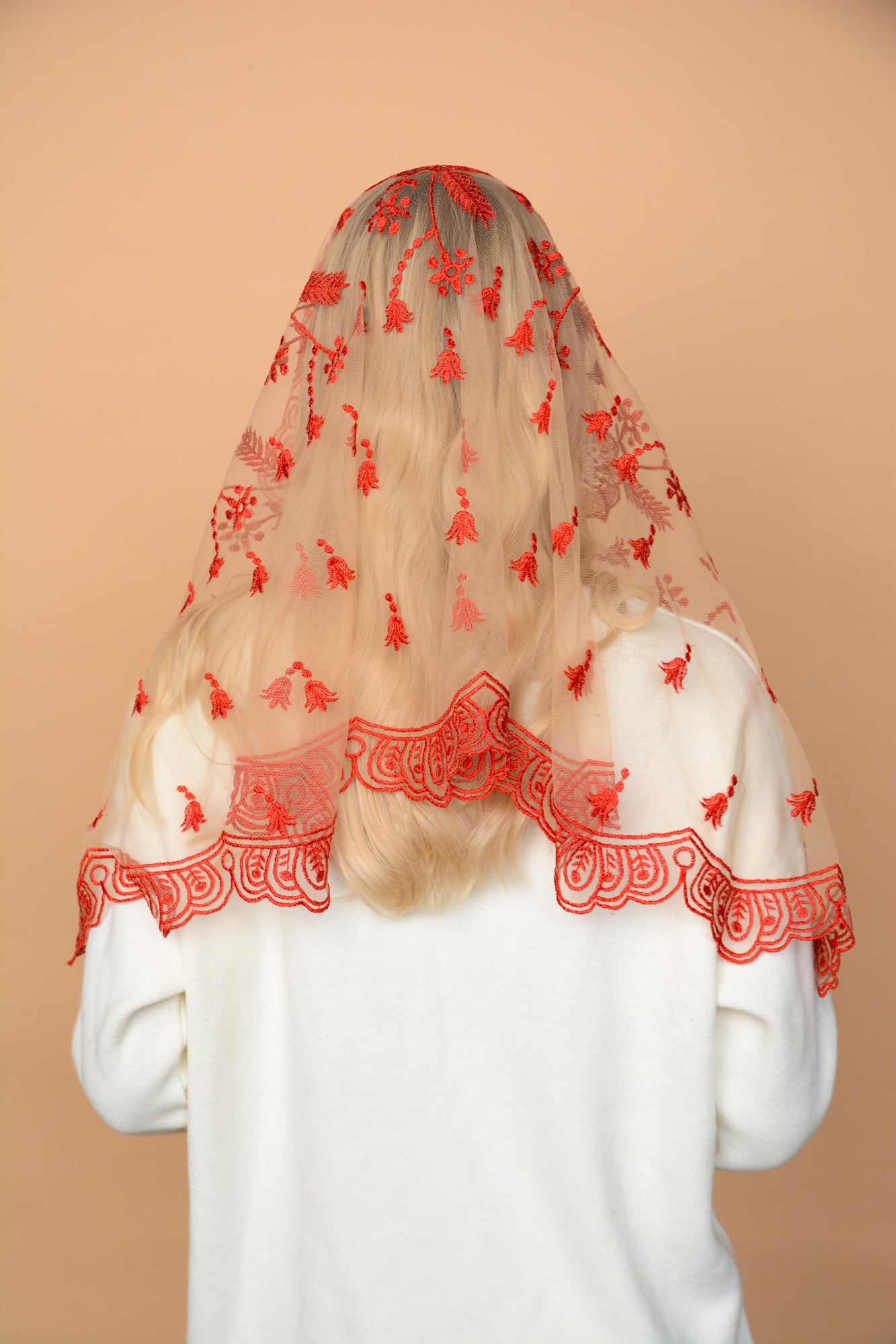 RED LONG MANTILLA