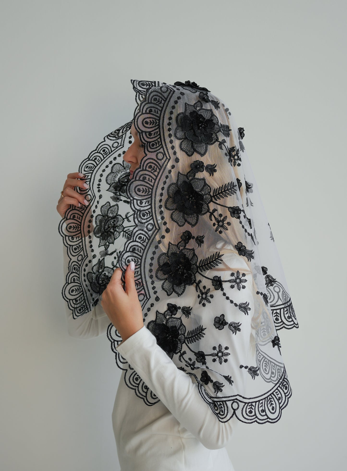 NEW 3D BLACK & WHITE VEIL - MariaVeils