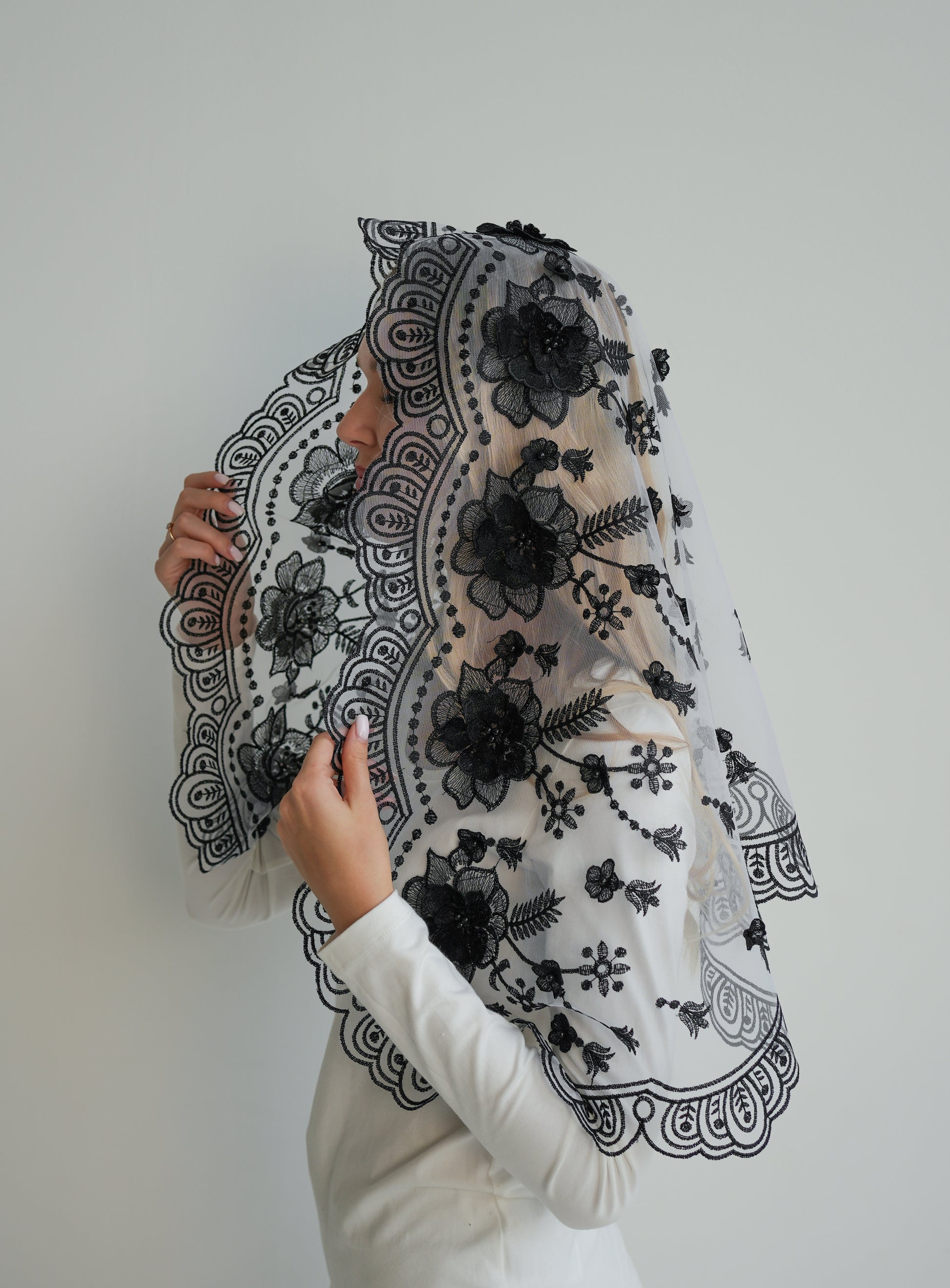 NEW 3D BLACK & WHITE VEIL - MariaVeils