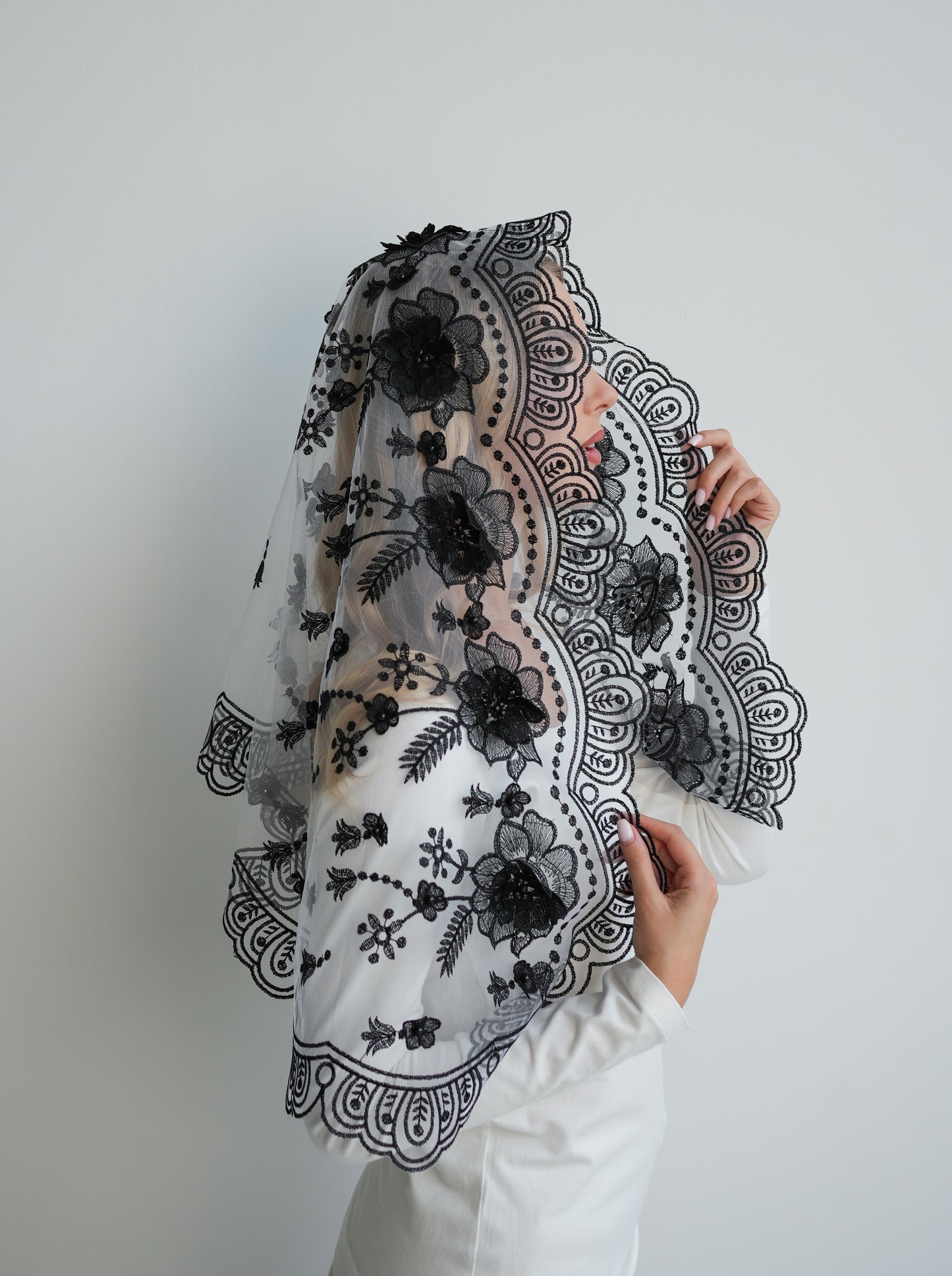 NEW 3D BLACK & WHITE VEIL - MariaVeils