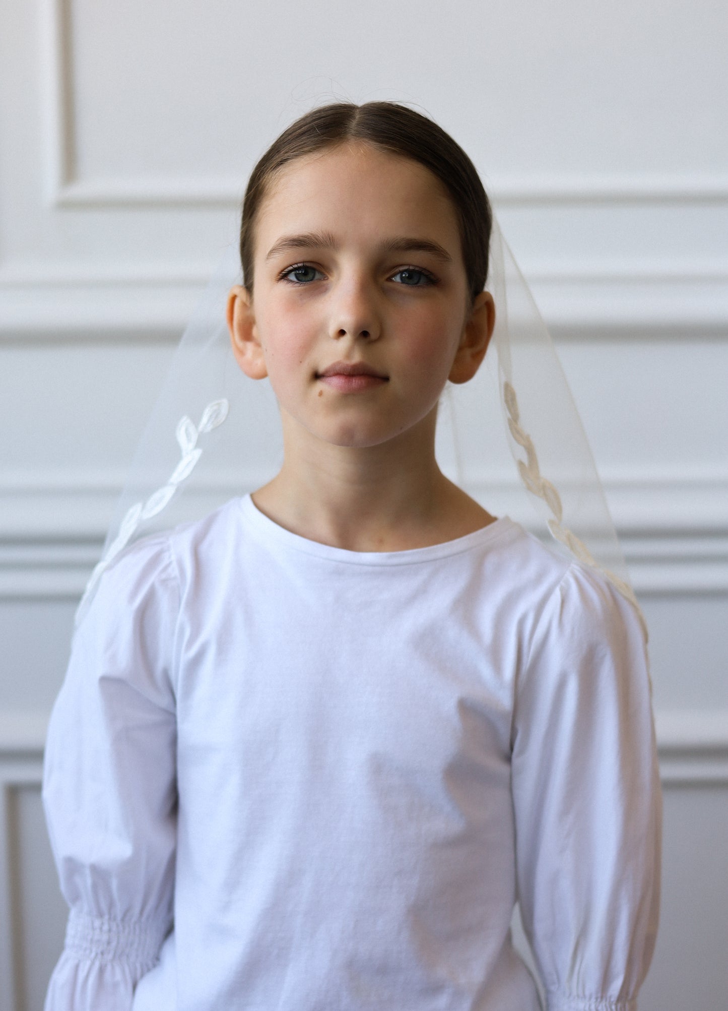 CLASSIC TULLE MANTILLA