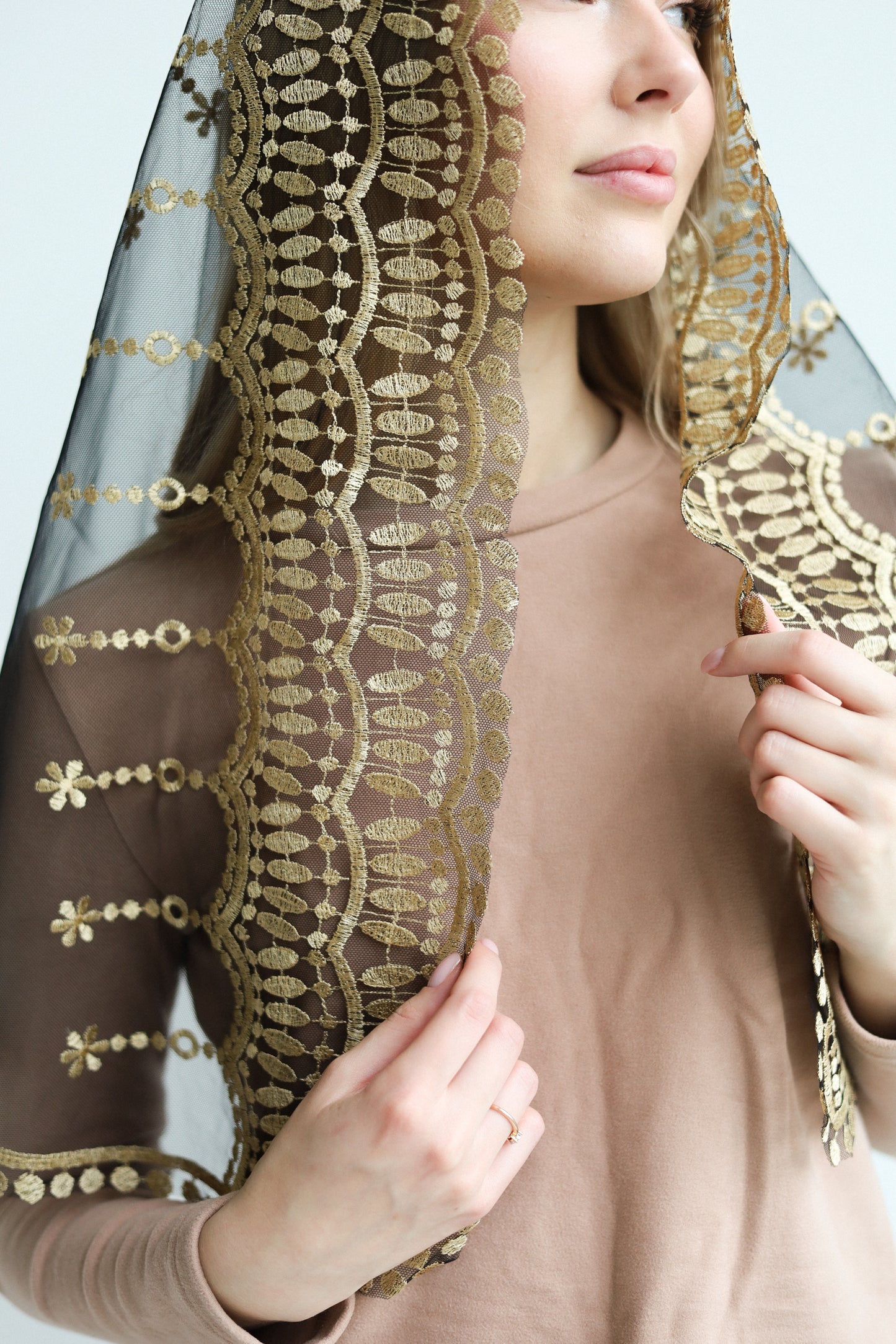 SACRED HEART DESIGN VEIL