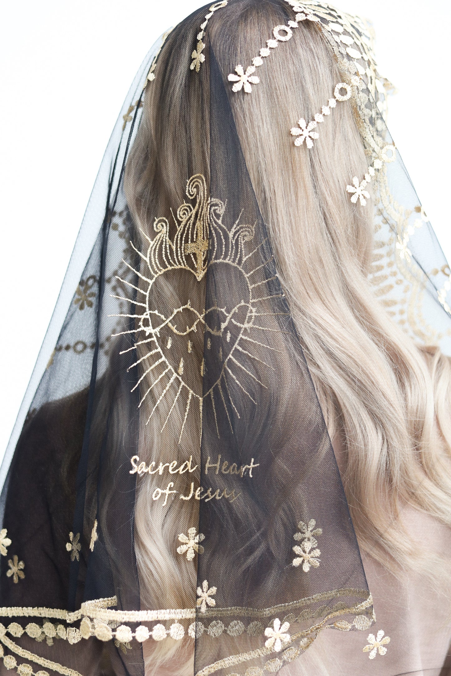 SACRED HEART DESIGN VEIL