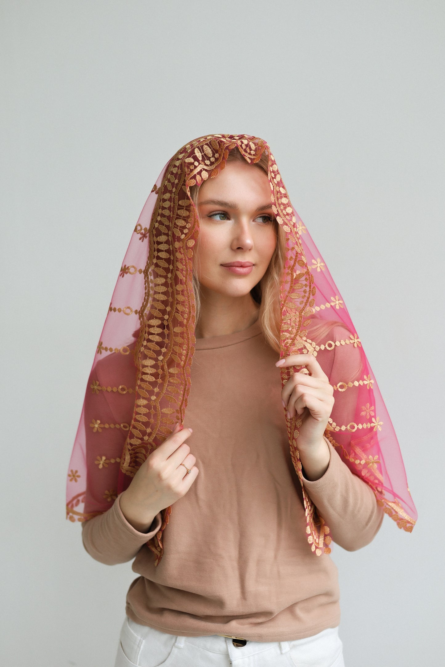 VEIL WITH HEART EMBROIDERY