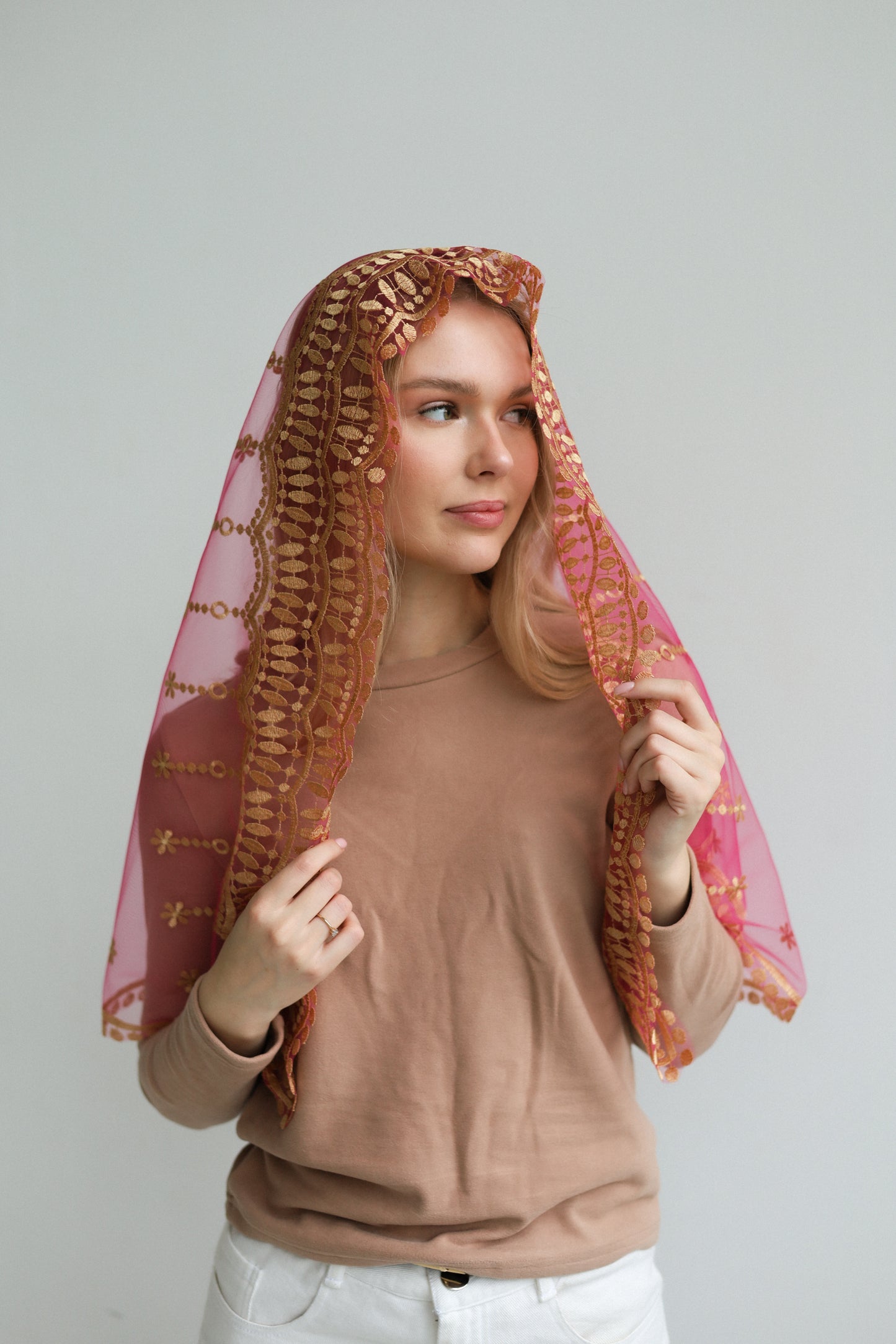 VEIL WITH HEART EMBROIDERY