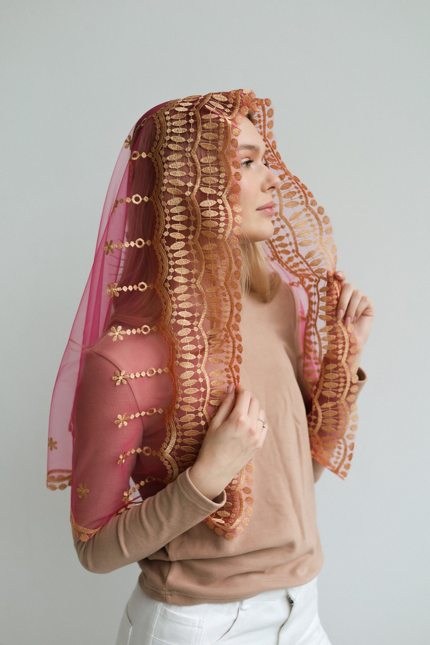 VEIL WITH HEART EMBROIDERY