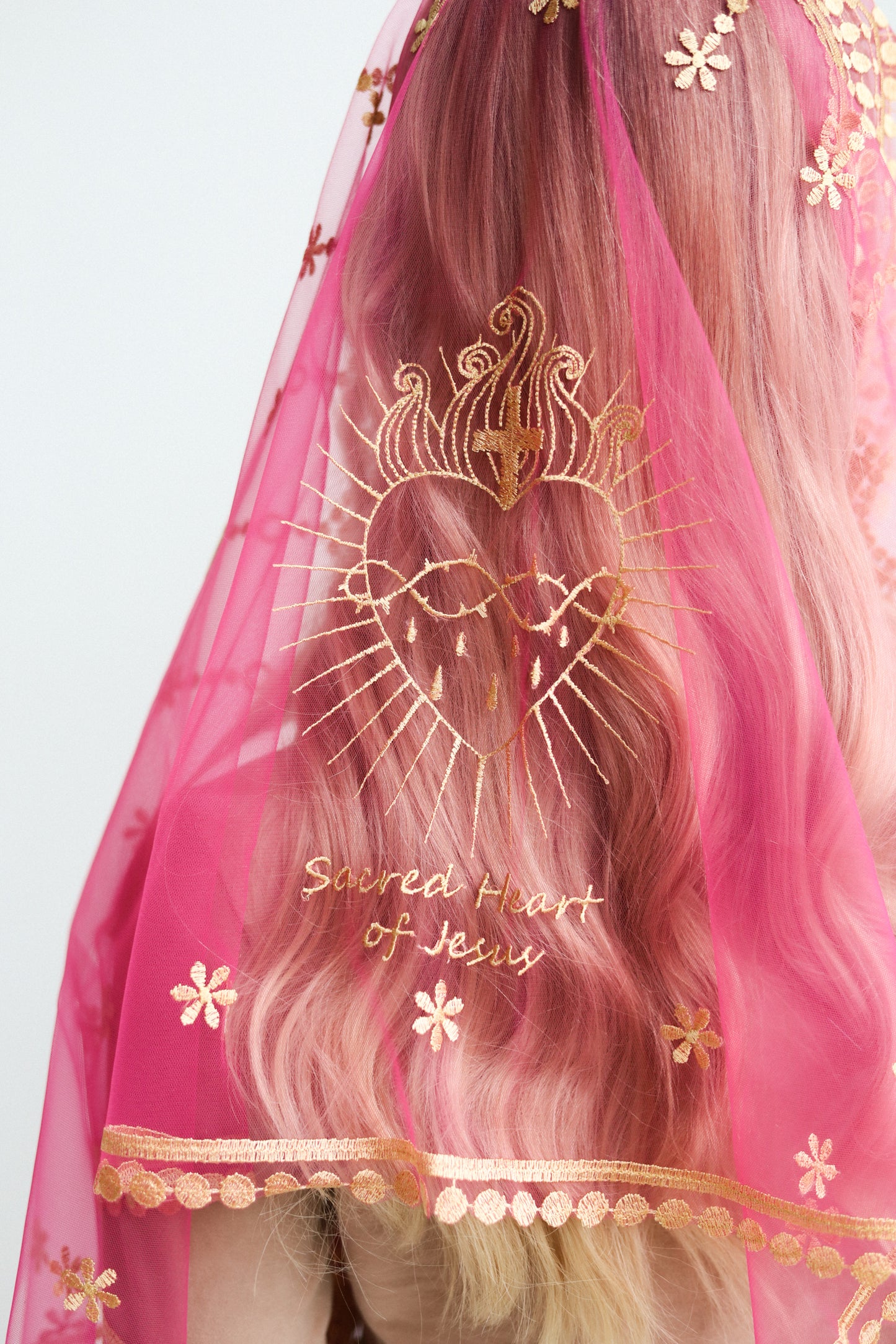 VEIL WITH HEART EMBROIDERY