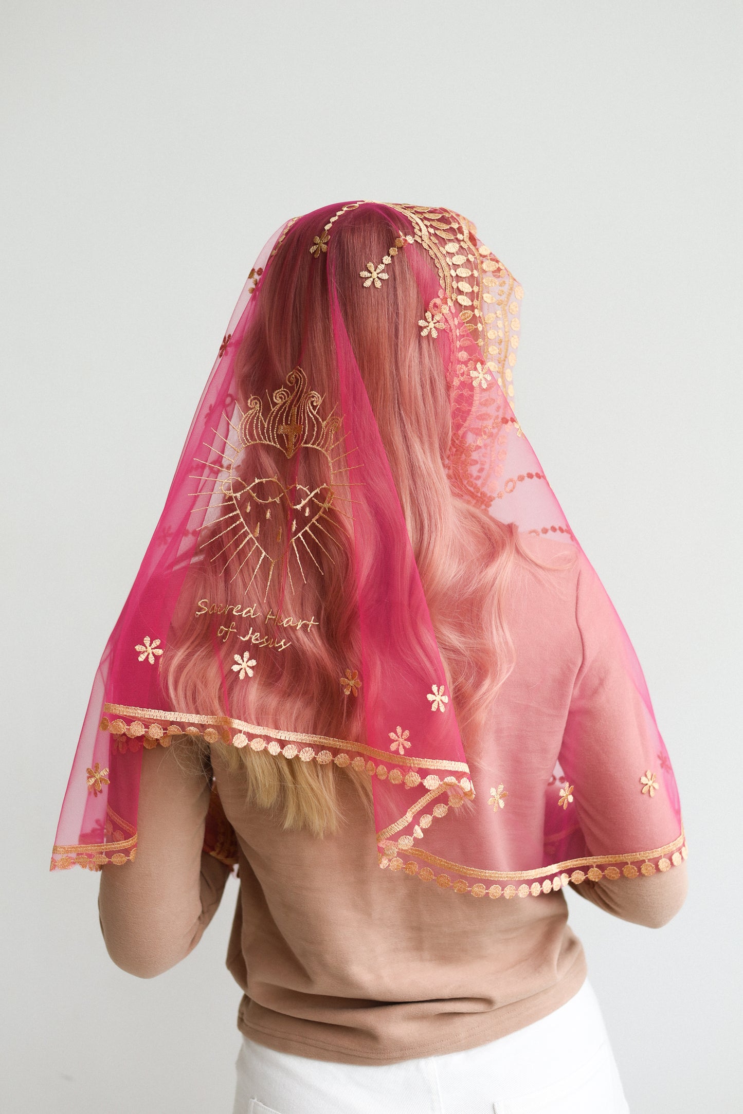 VEIL WITH HEART EMBROIDERY