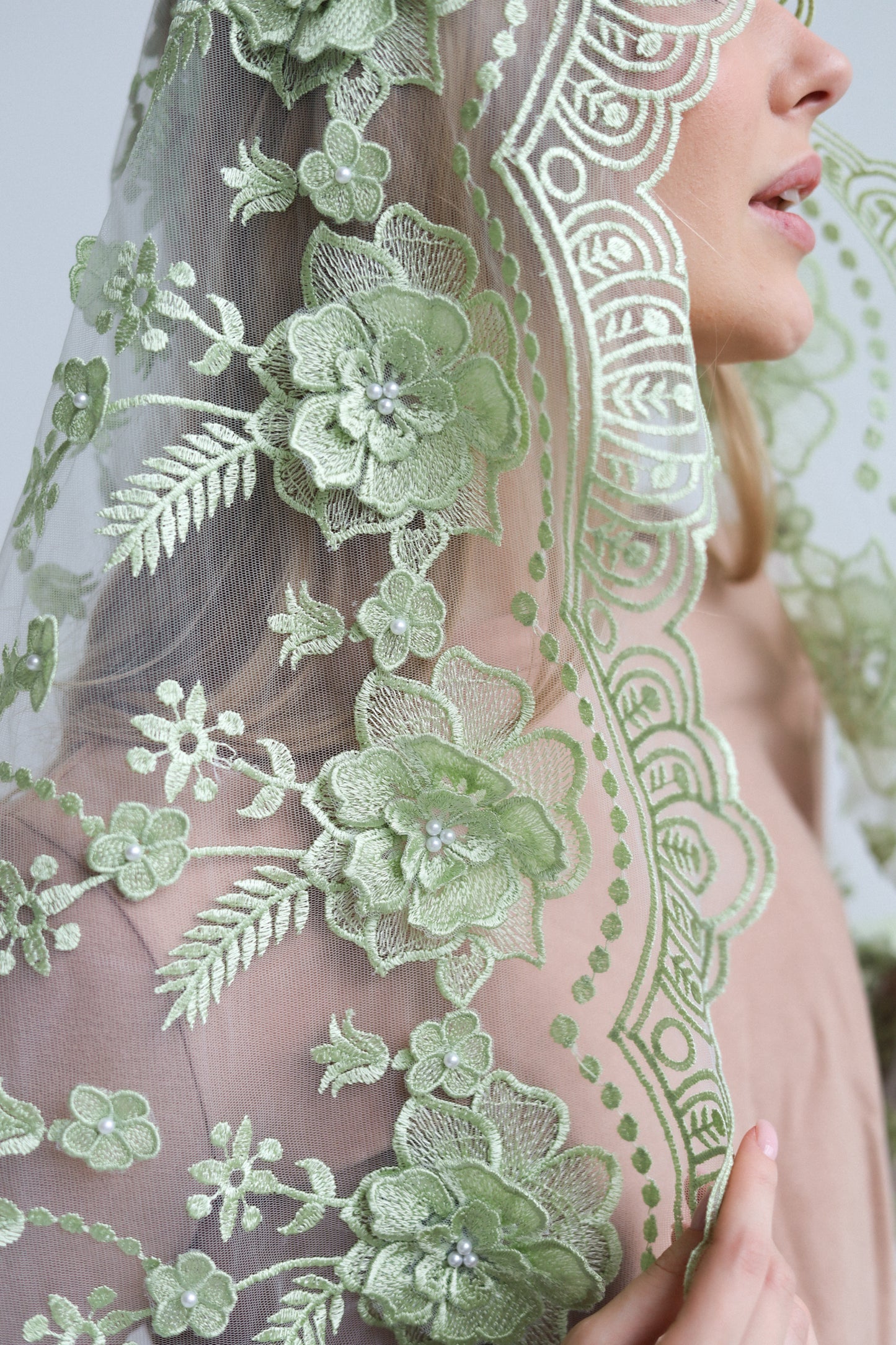 NEW 3D PISTACHIO VEIL