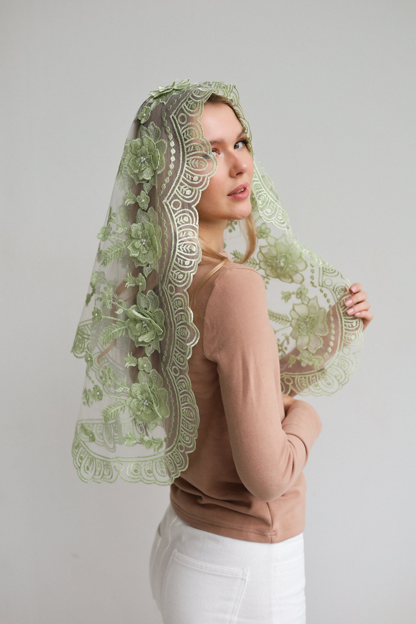 NEW 3D PISTACHIO VEIL