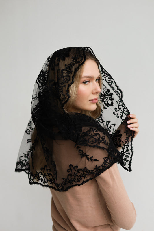 BLACK INFINITY MANTILLA