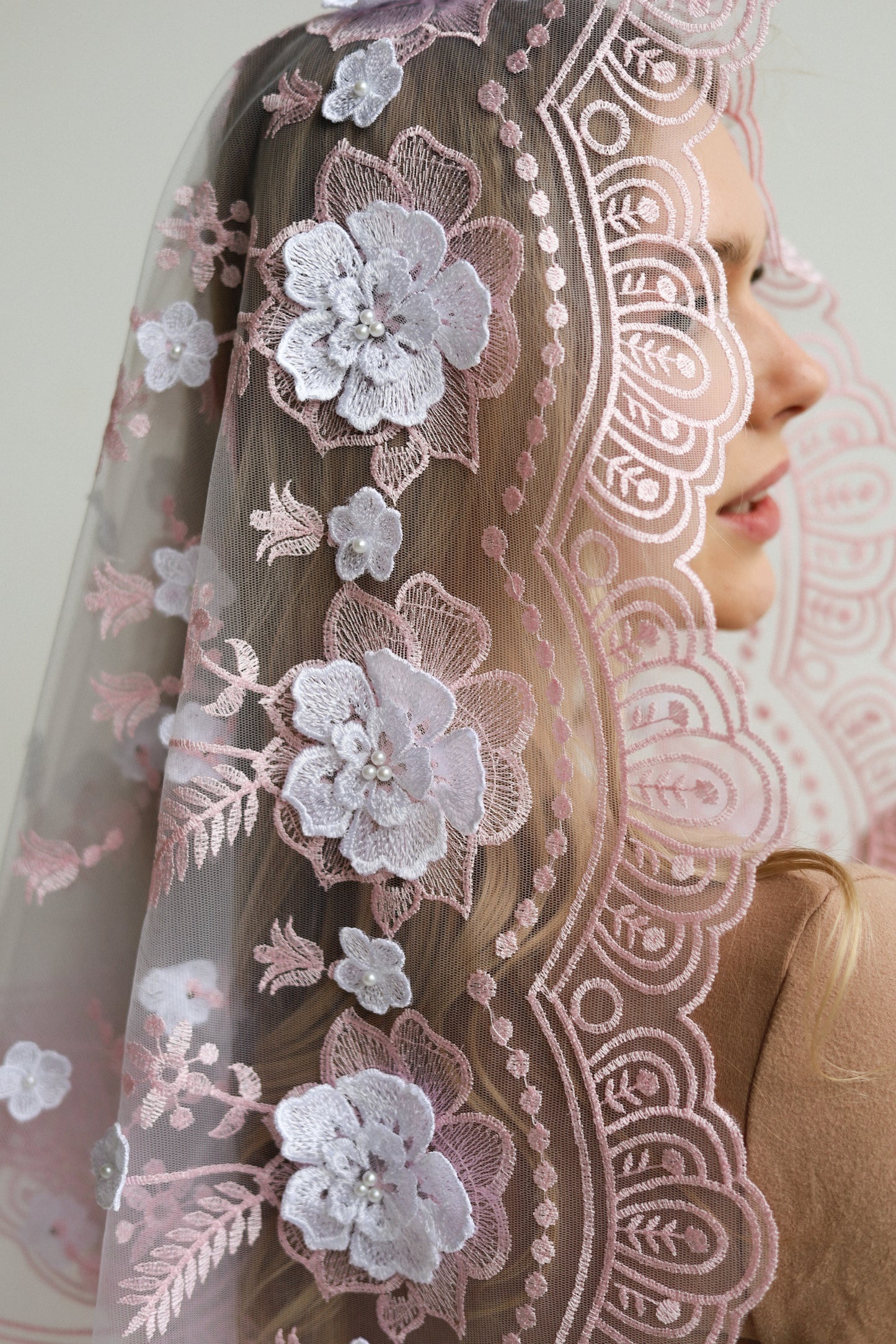 NEW 3D PINK MANTILLA