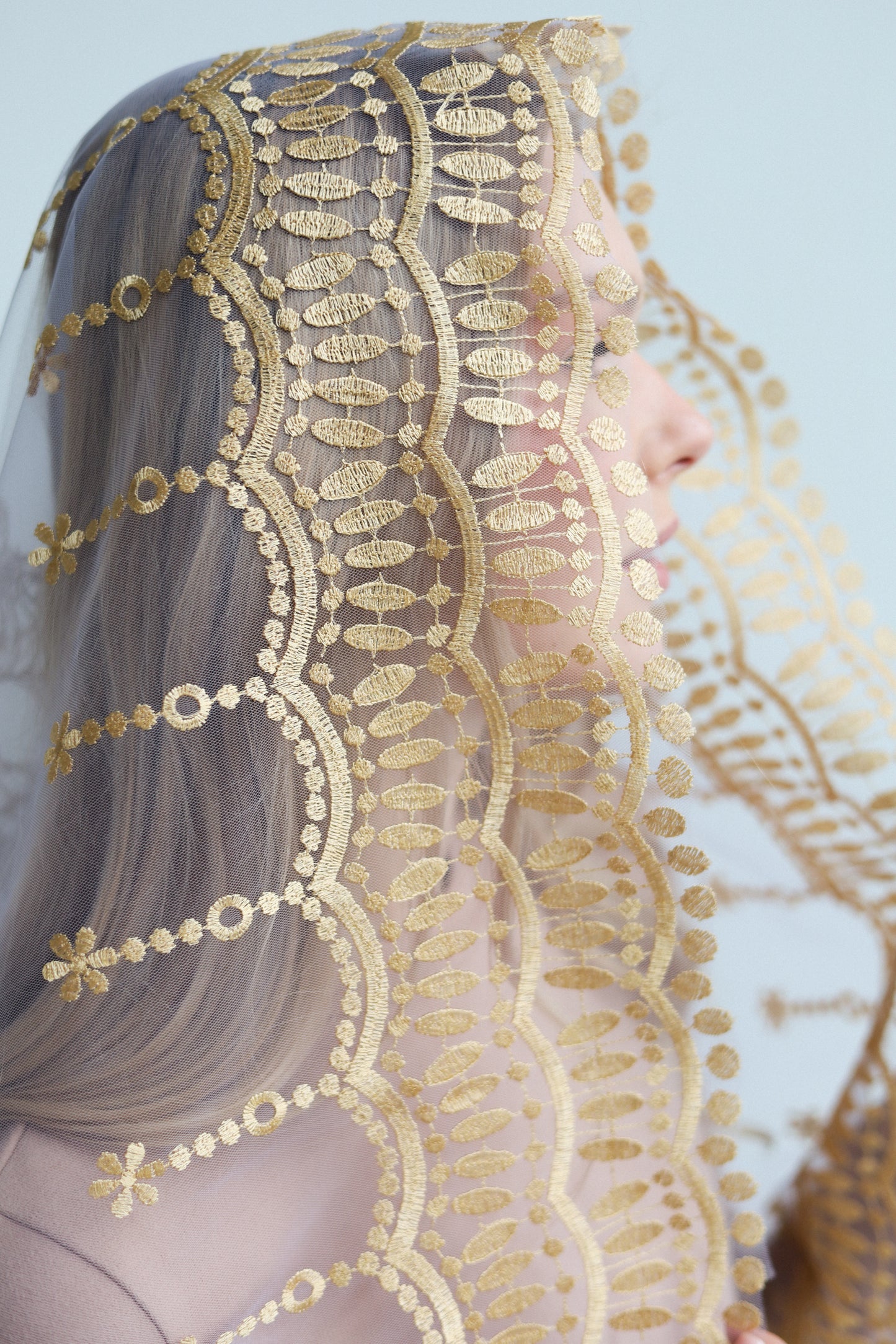 VEIL WITH HEART EMBROIDERY