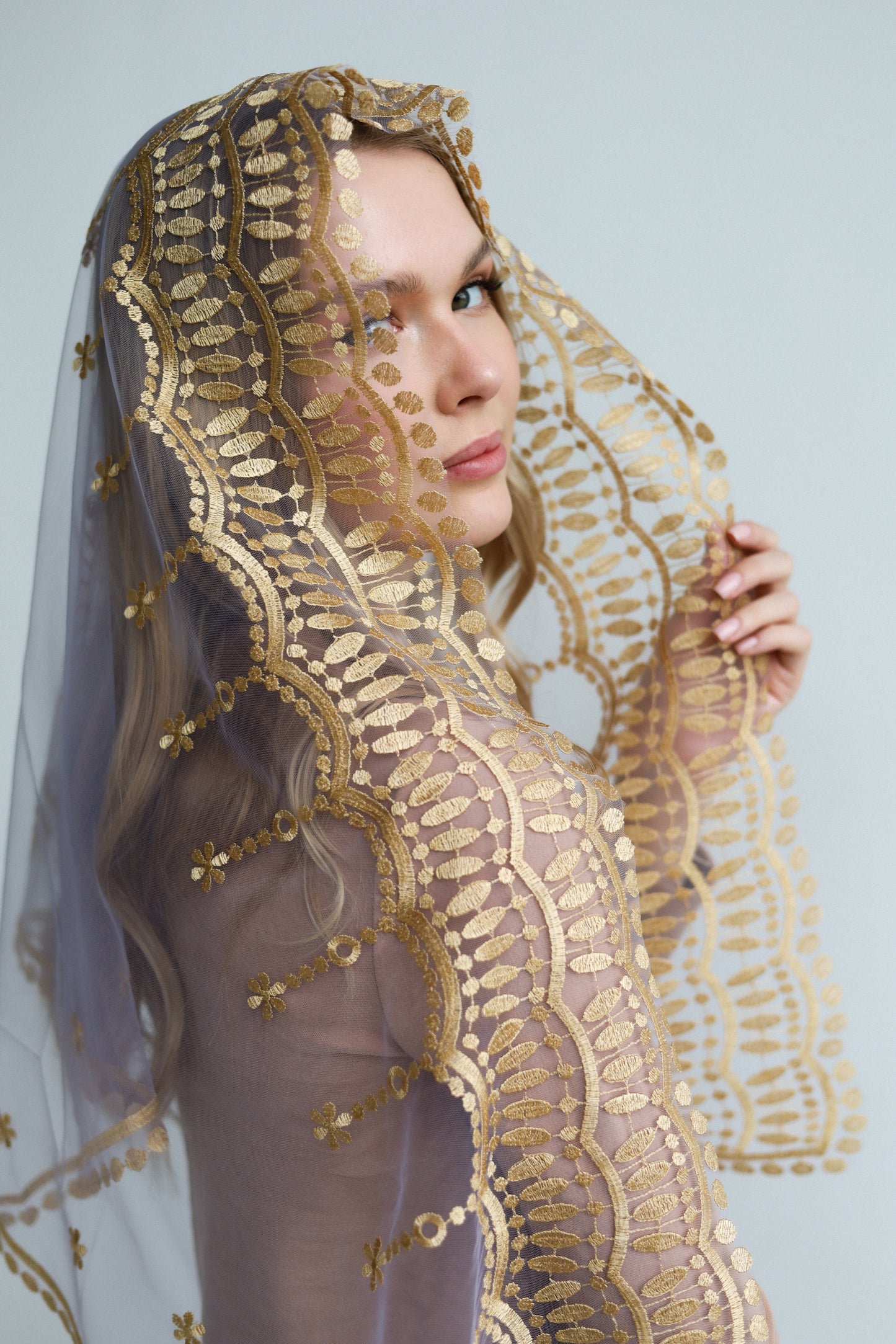 VEIL WITH HEART EMBROIDERY