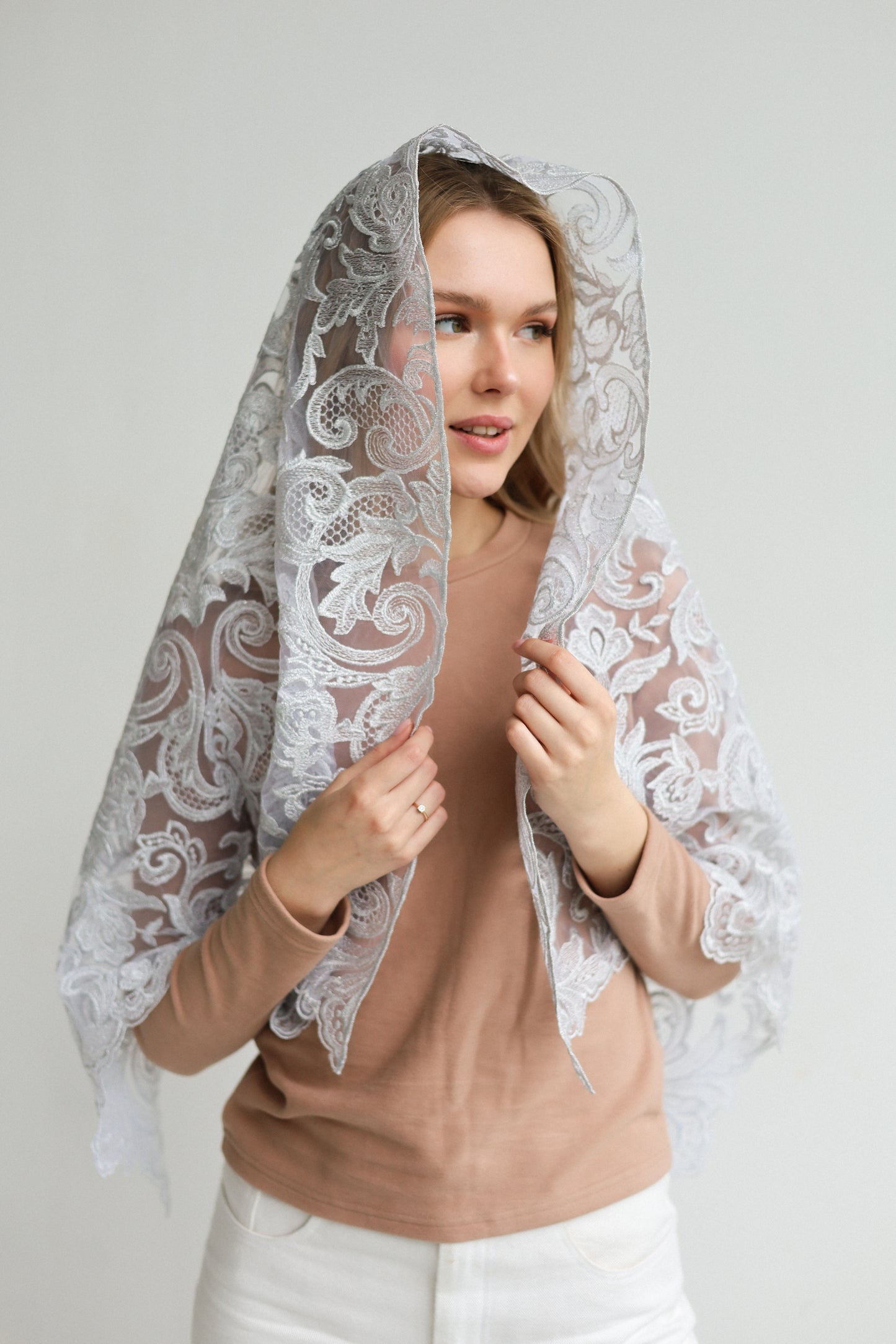 EXTRA LONG SILVER MANTILLA