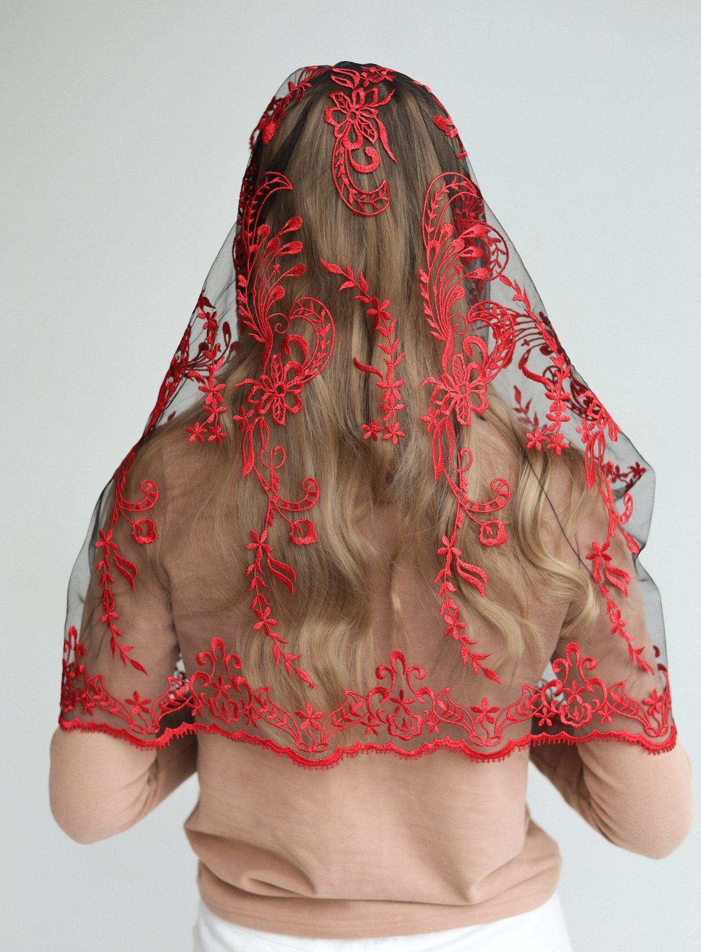 RED INFINITY MANTILLA
