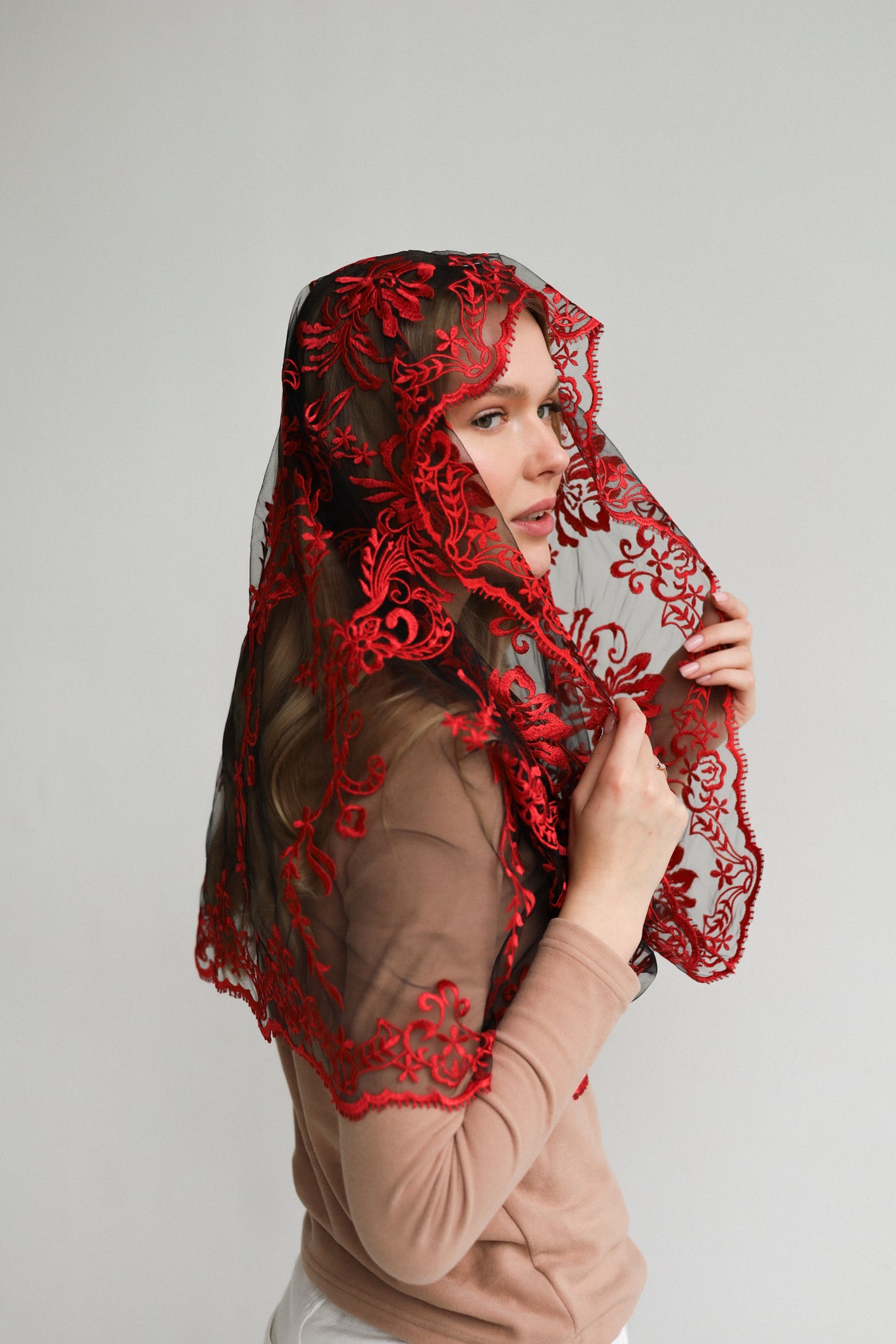 RED INFINITY MANTILLA