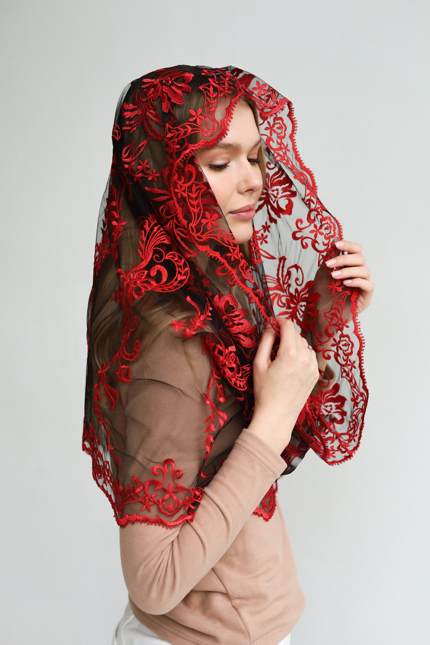 NEW GOLD MANTILLA