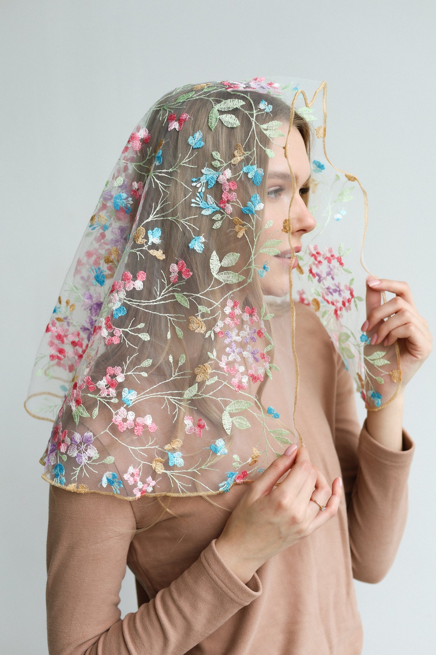 MULTICOLOR MANTILLA