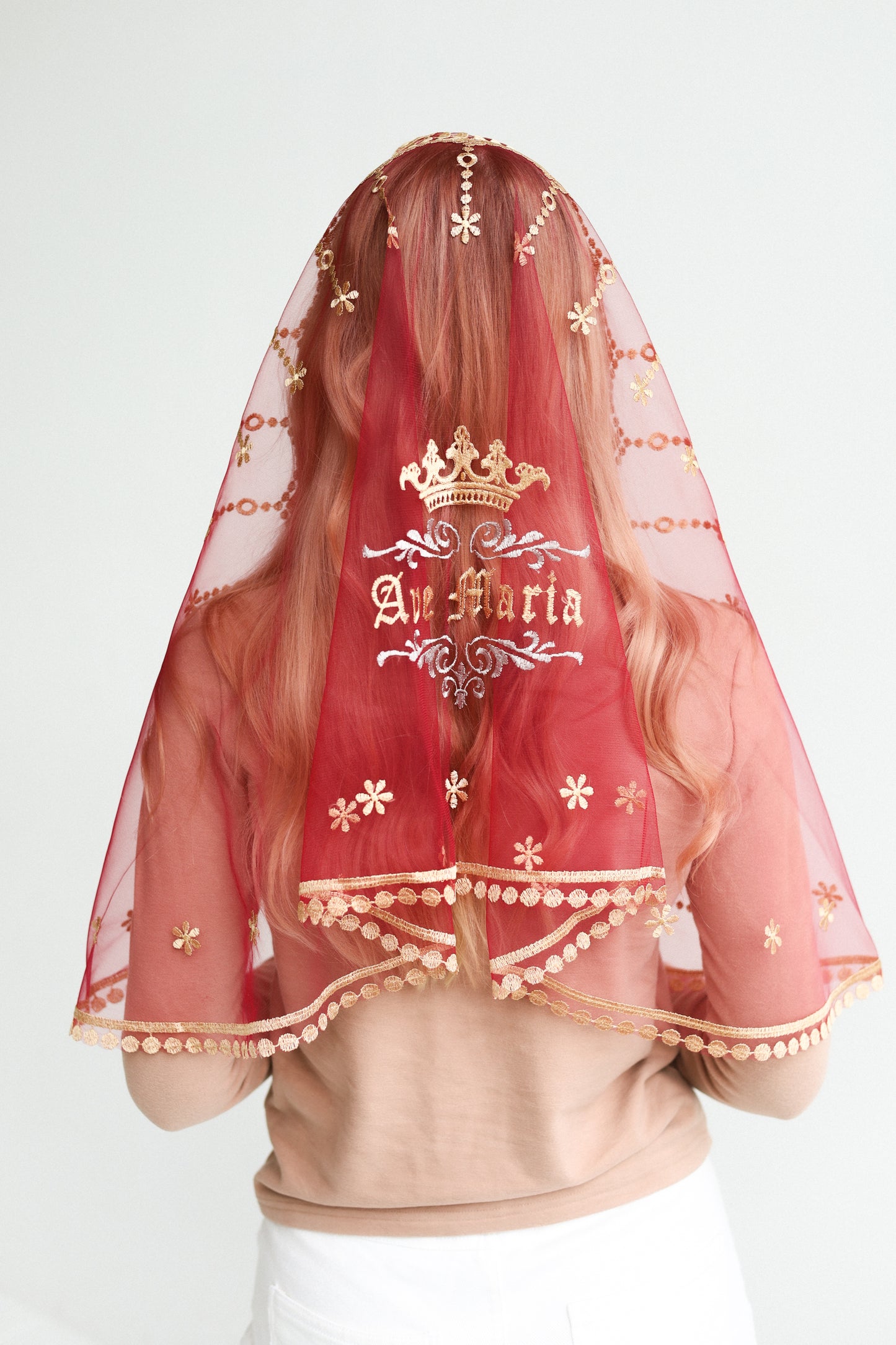 BLUE VEIL WITH EMBROIDERY ON THE BACK