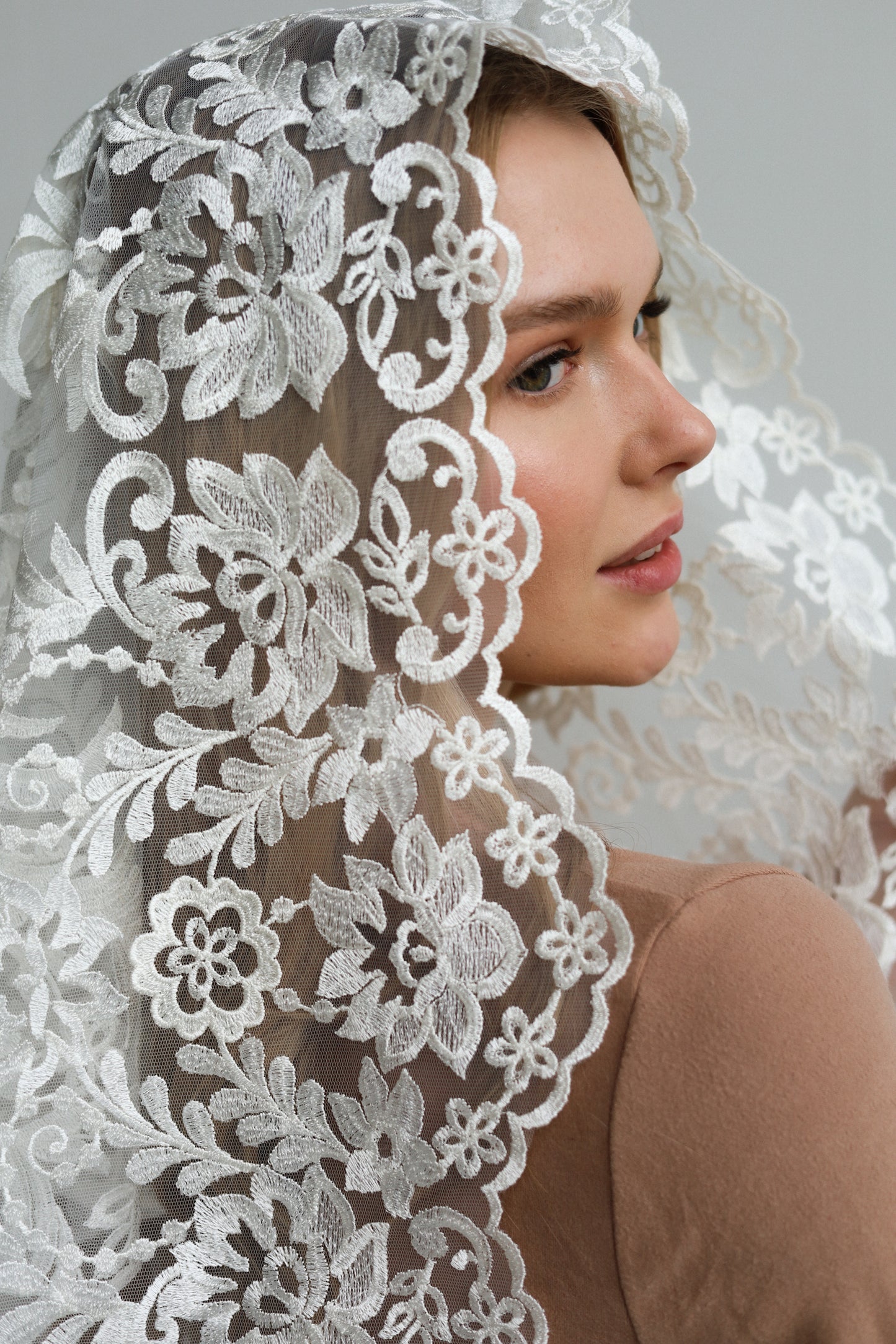 NEW IVORY VEIL