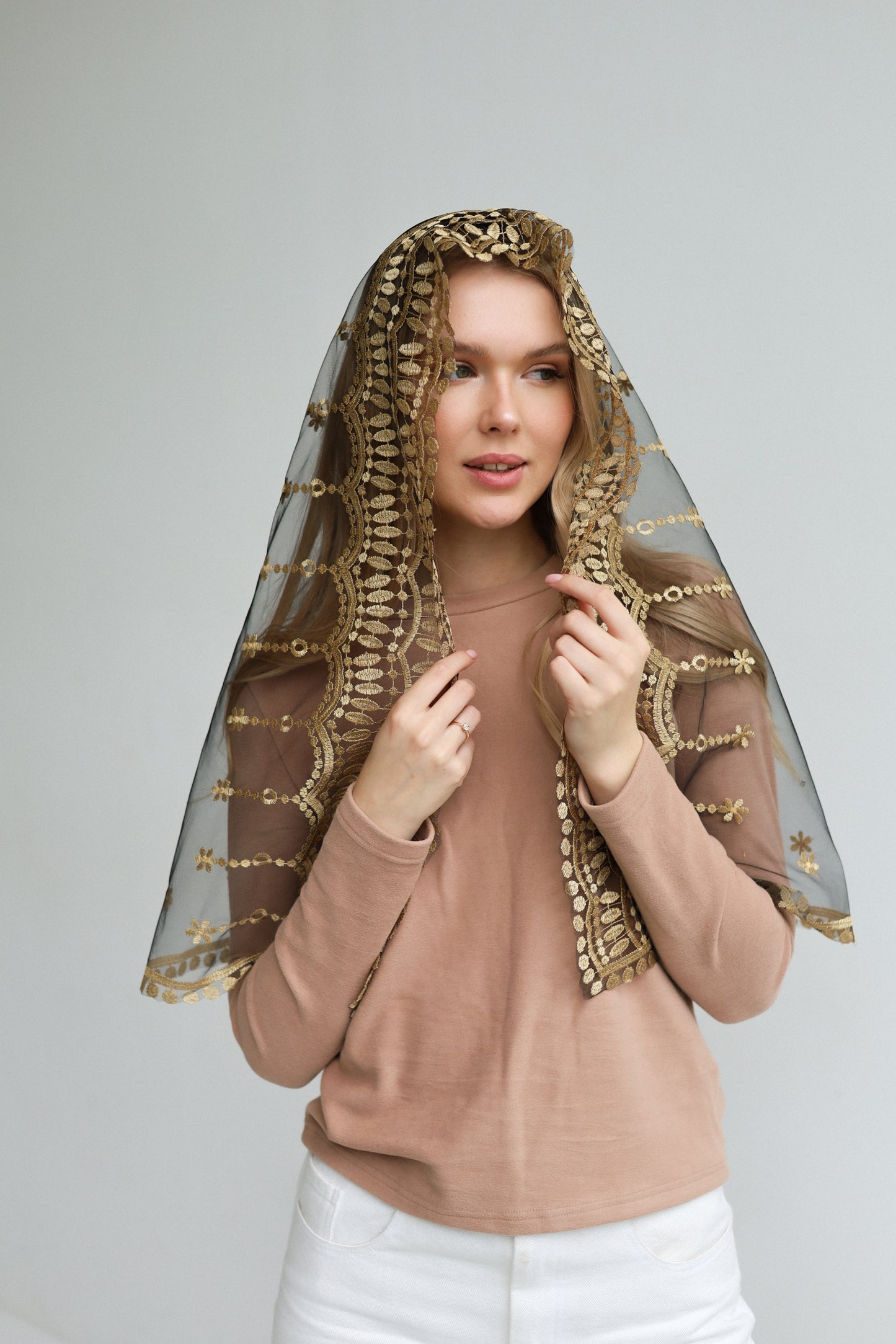 AVE MARIA EMBROIDERY VEIL