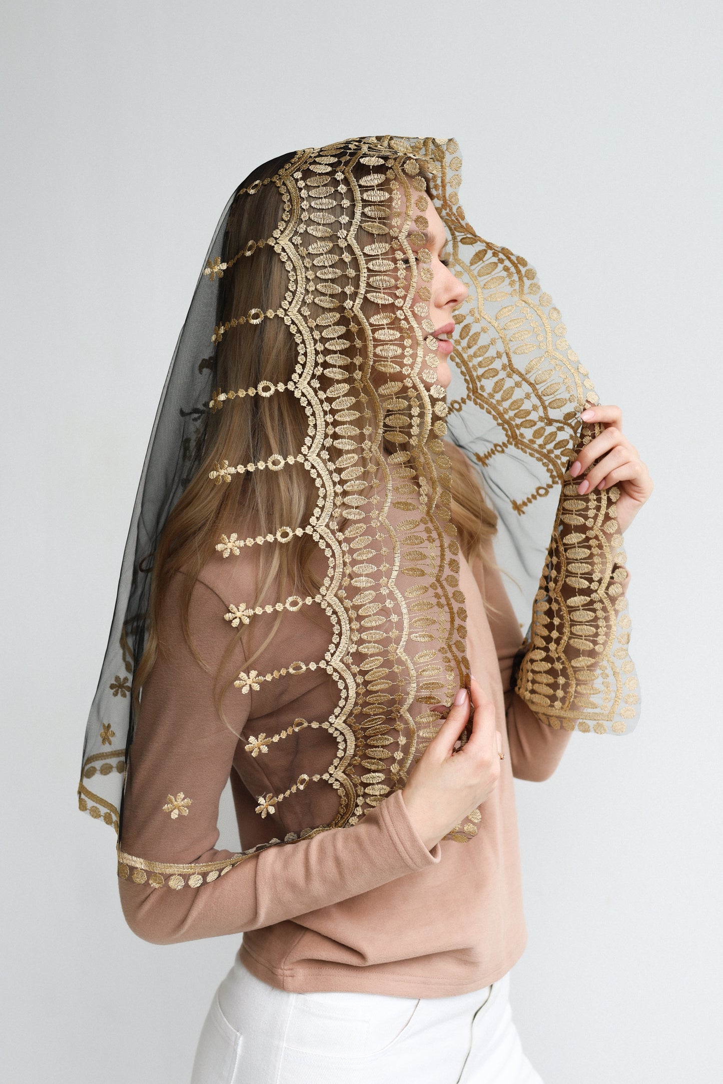 AVE MARIA EMBROIDERY VEIL