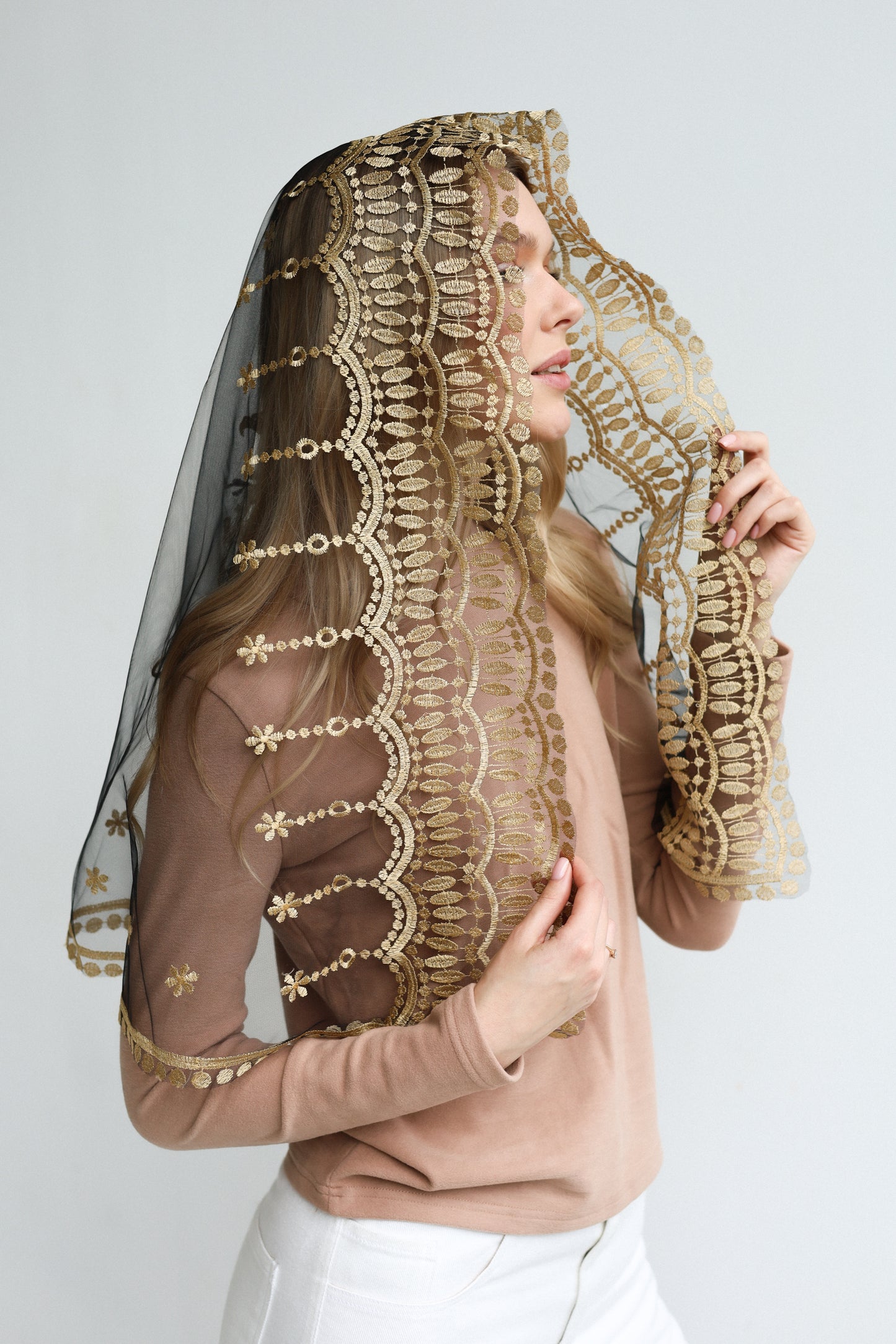 AVE MARIA EMBROIDERY VEIL