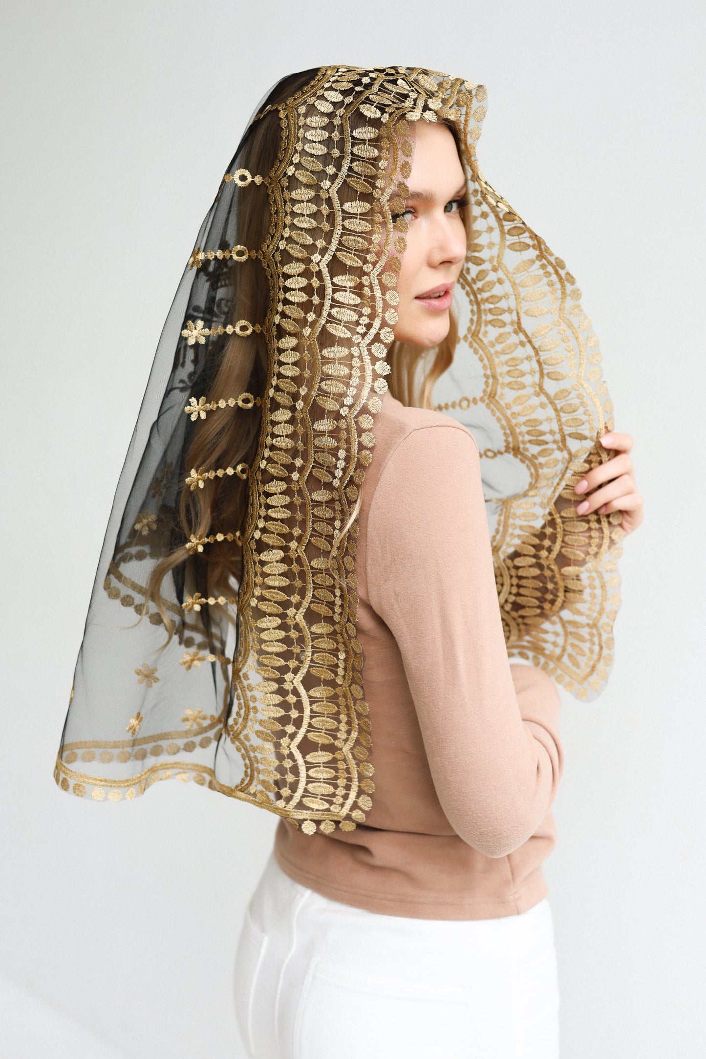 AVE MARIA EMBROIDERY VEIL
