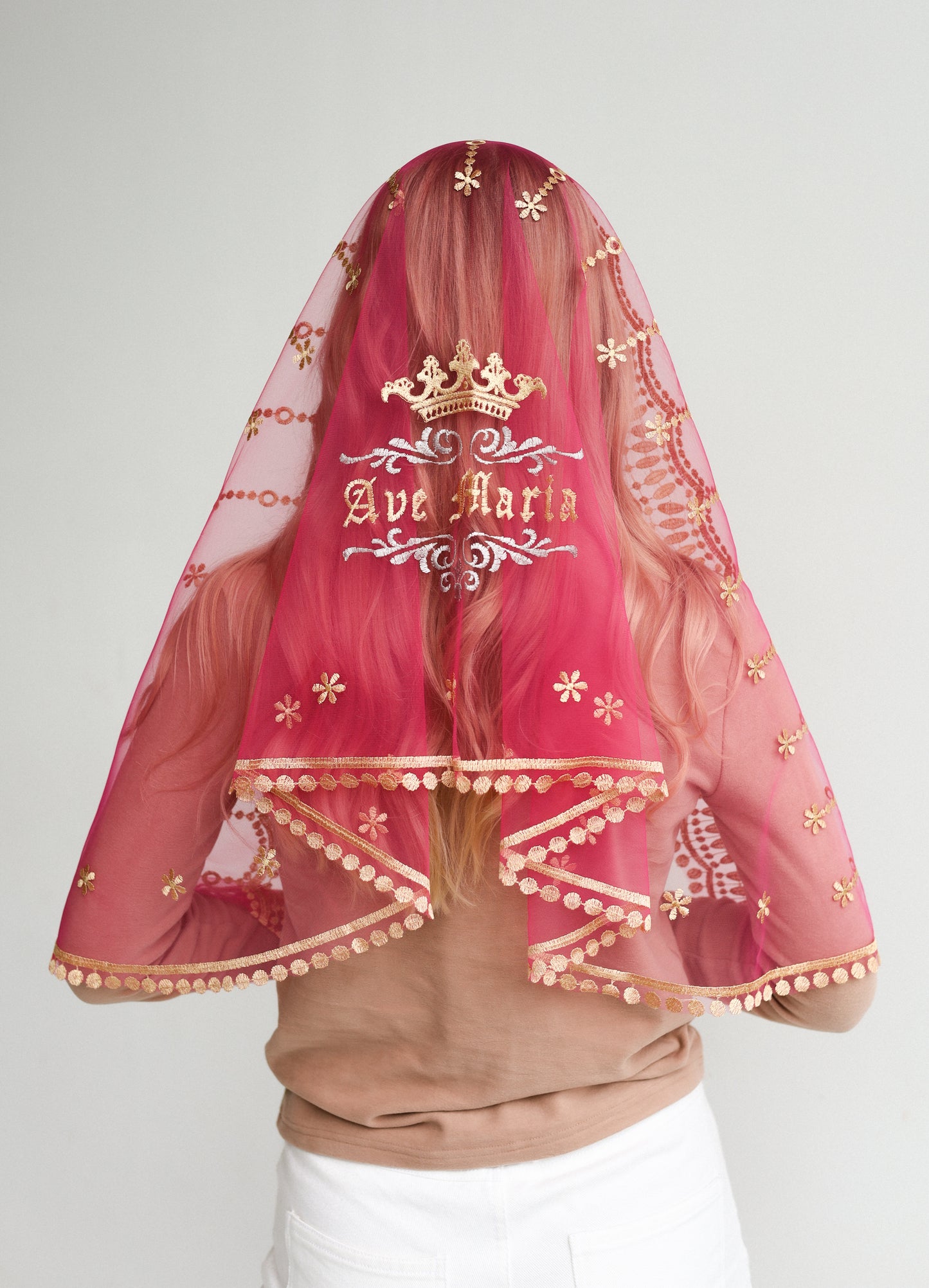 BLUE VEIL WITH EMBROIDERY ON THE BACK