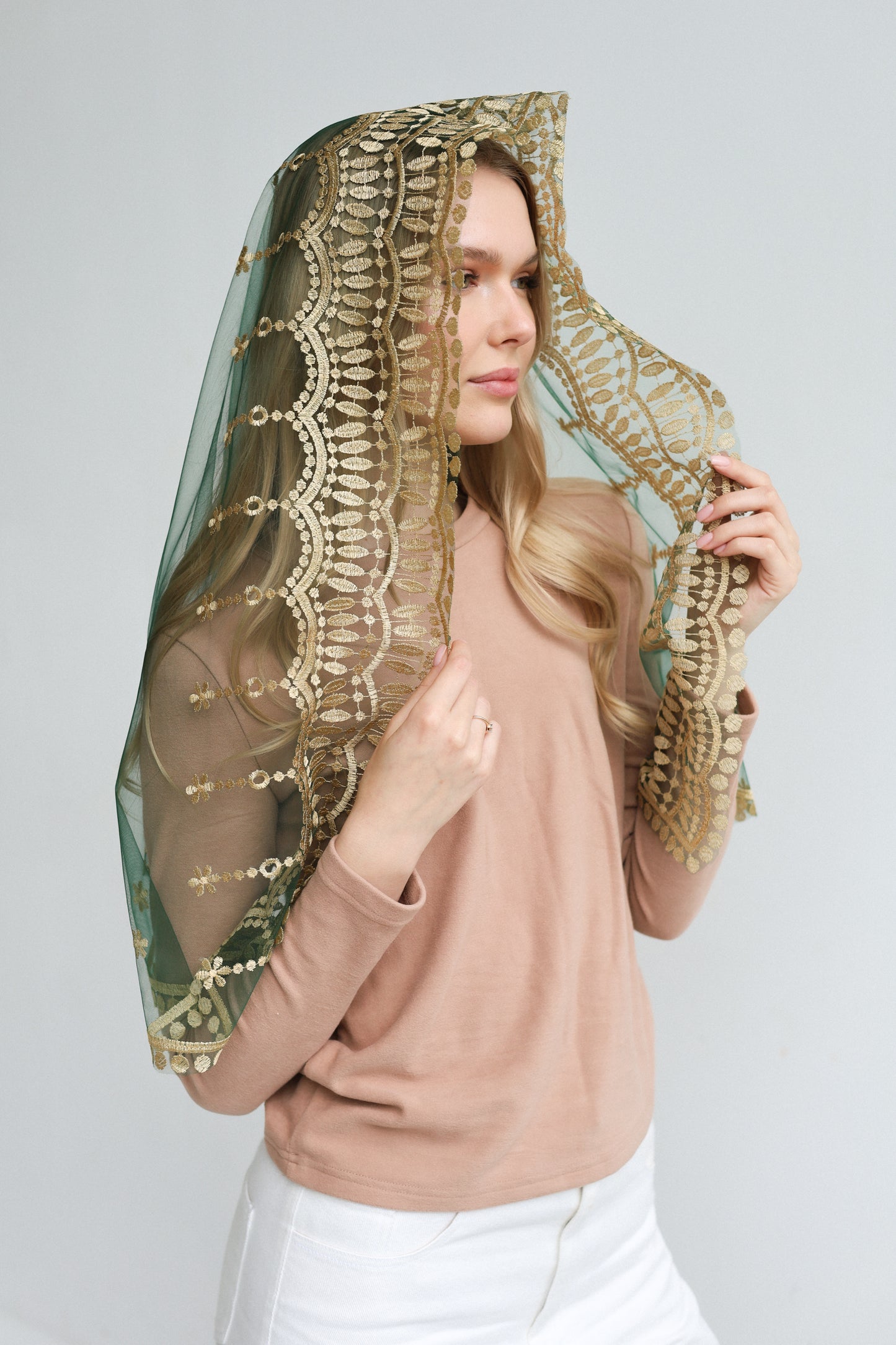 AVE MARIA EMBROIDERY VEIL