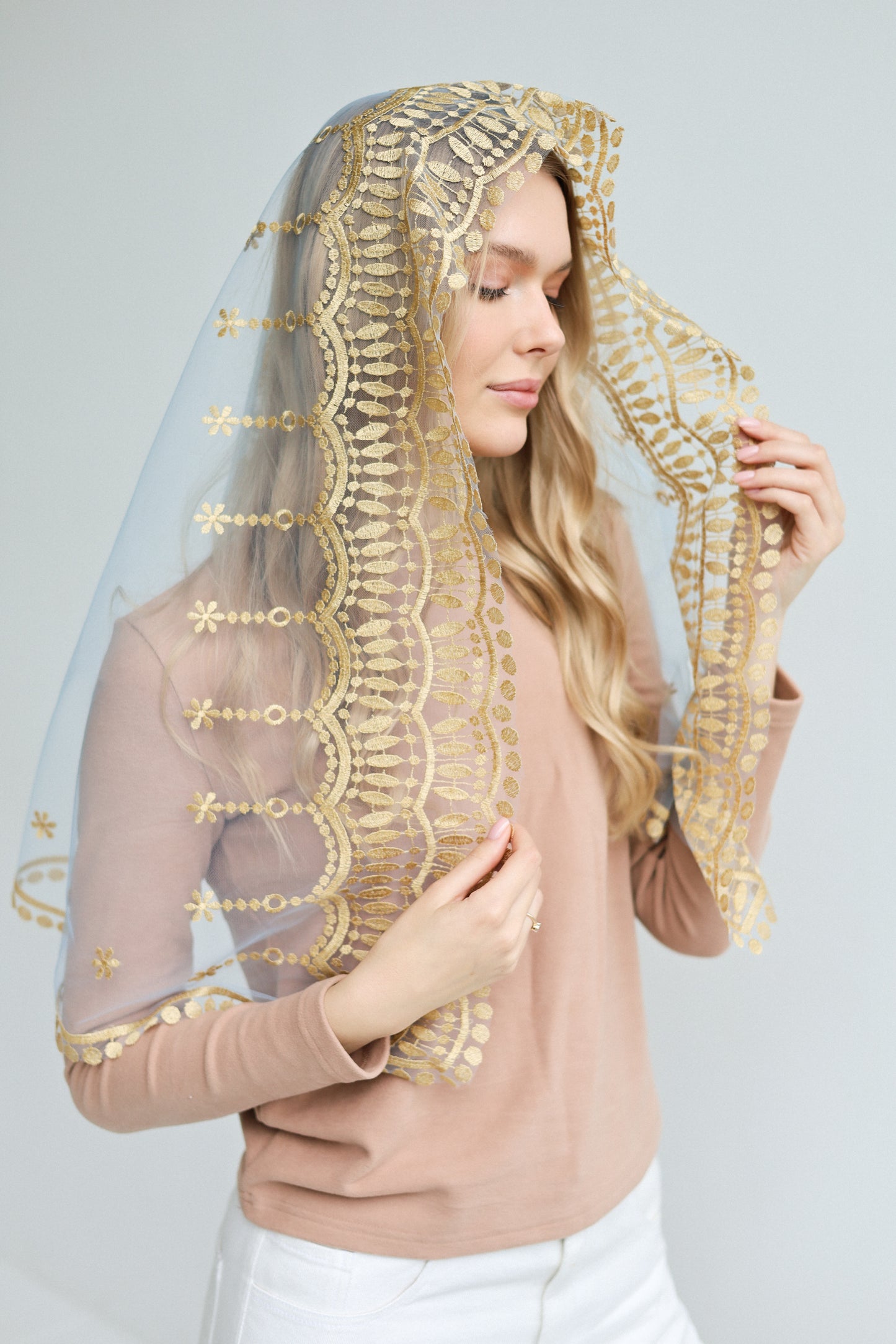 AVE MARIA EMBROIDERY VEIL