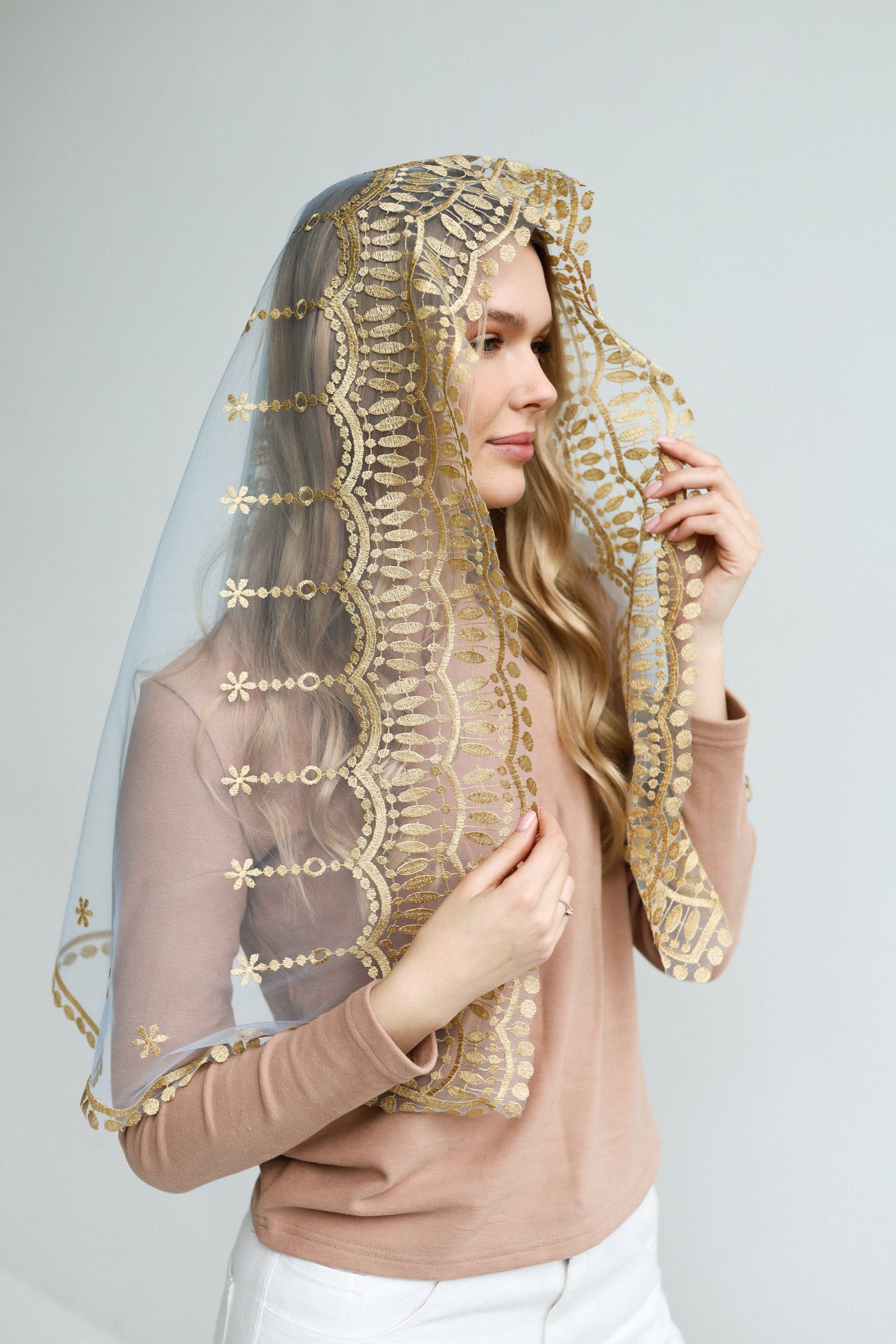 AVE MARIA EMBROIDERY VEIL