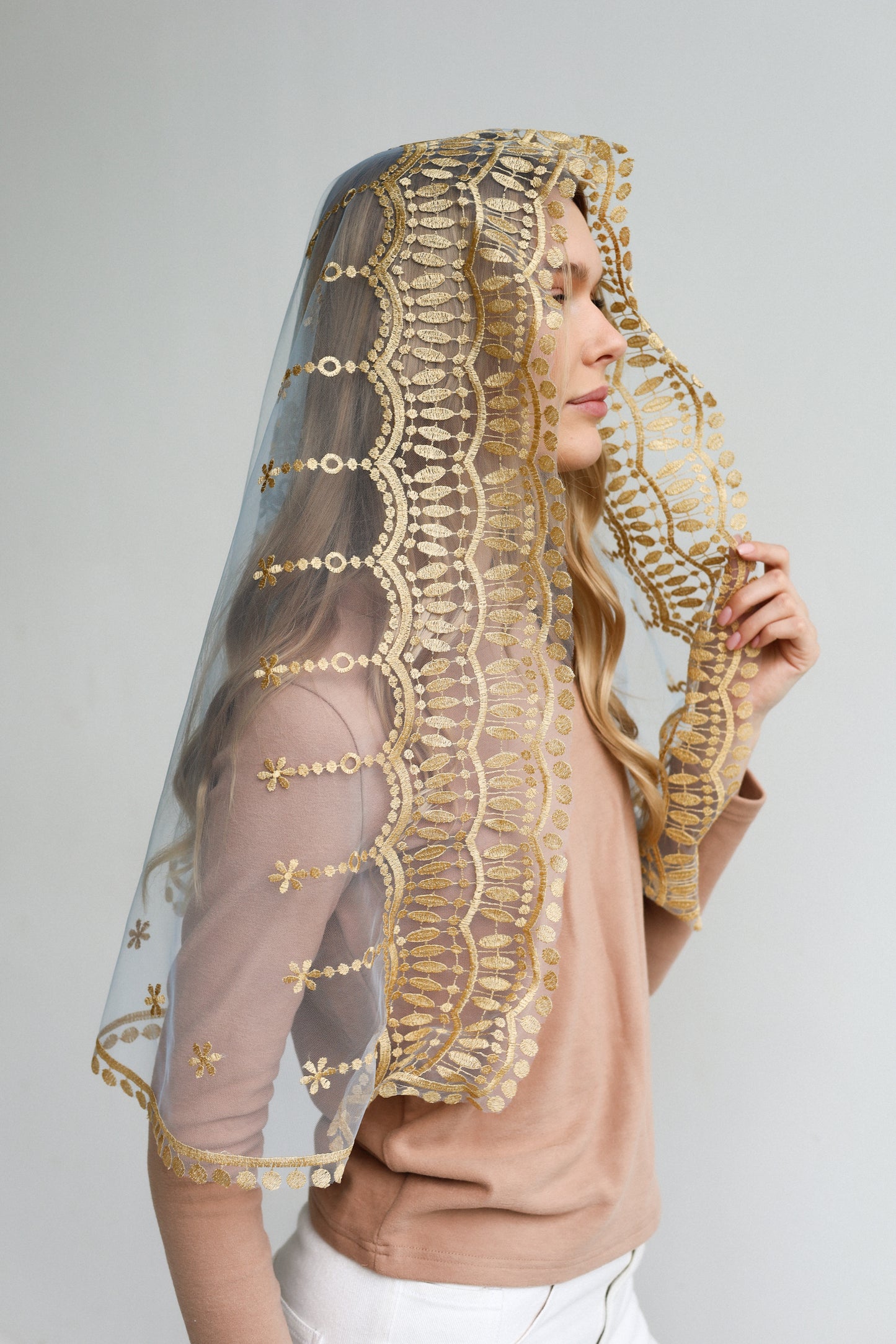 AVE MARIA EMBROIDERY VEIL