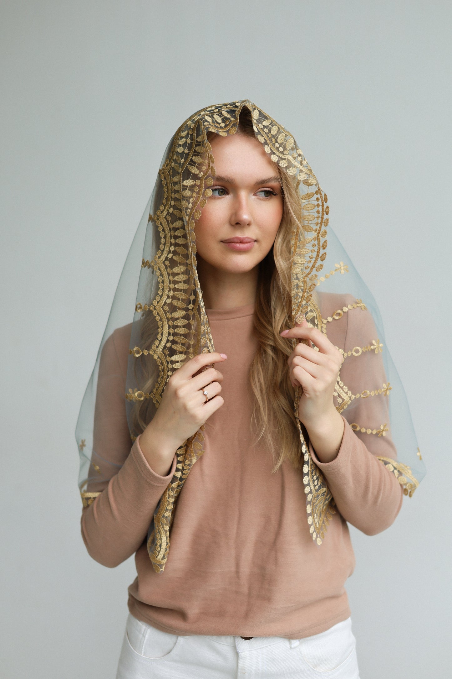 AVE MARIA EMBROIDERY VEIL