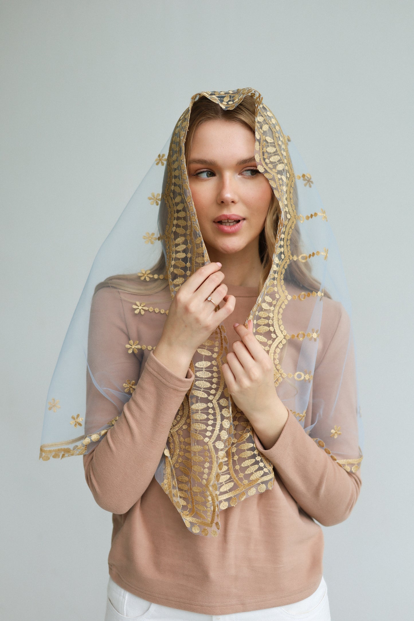 VEIL WITH SACRED HEART