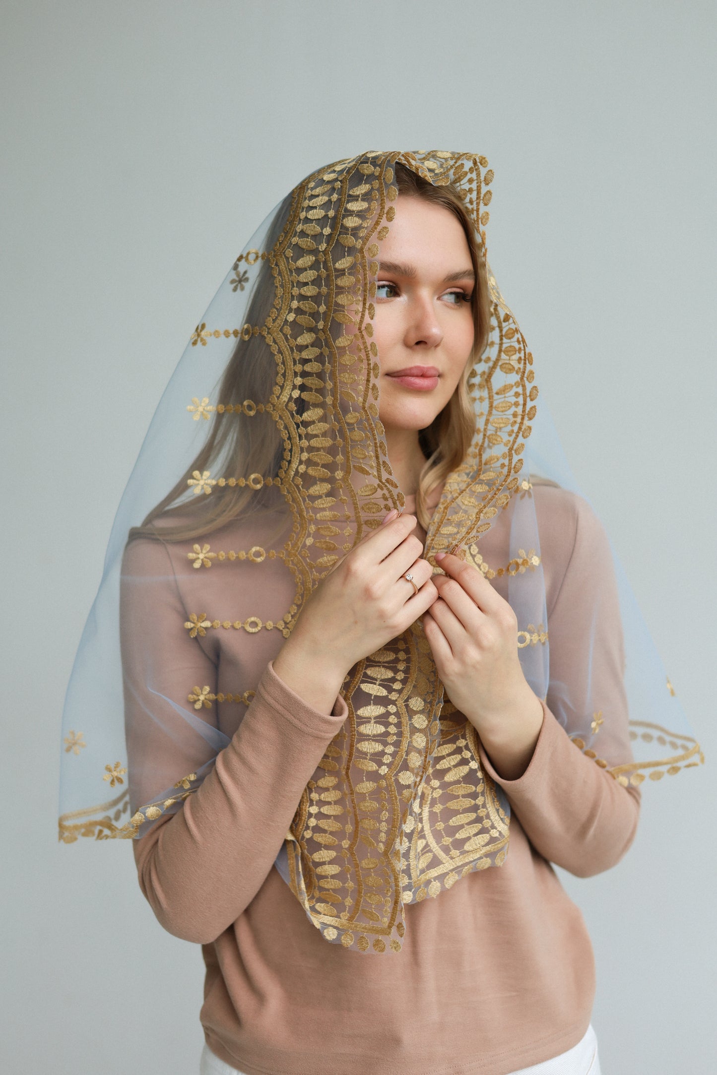 VEIL WITH SACRED HEART