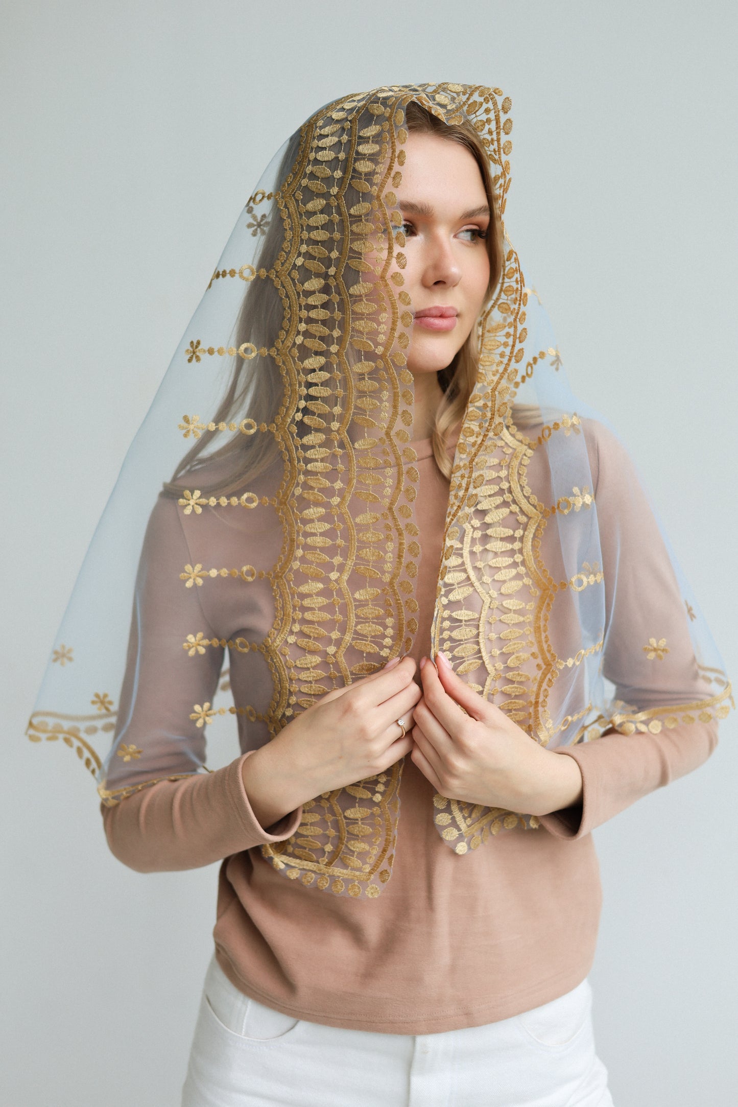 VEIL WITH SACRED HEART