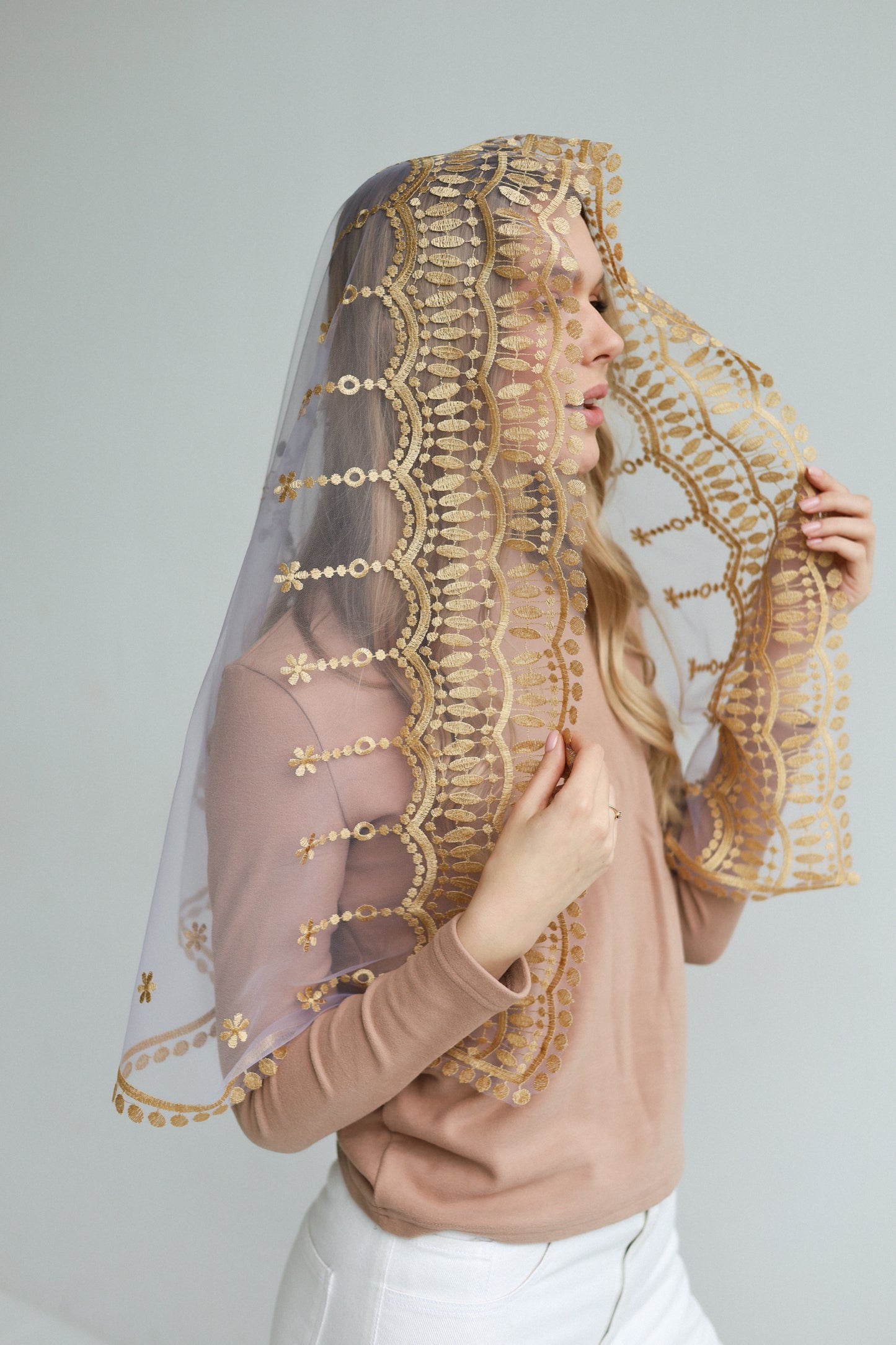 PURPLE VEIL WITH EMBROIDERY