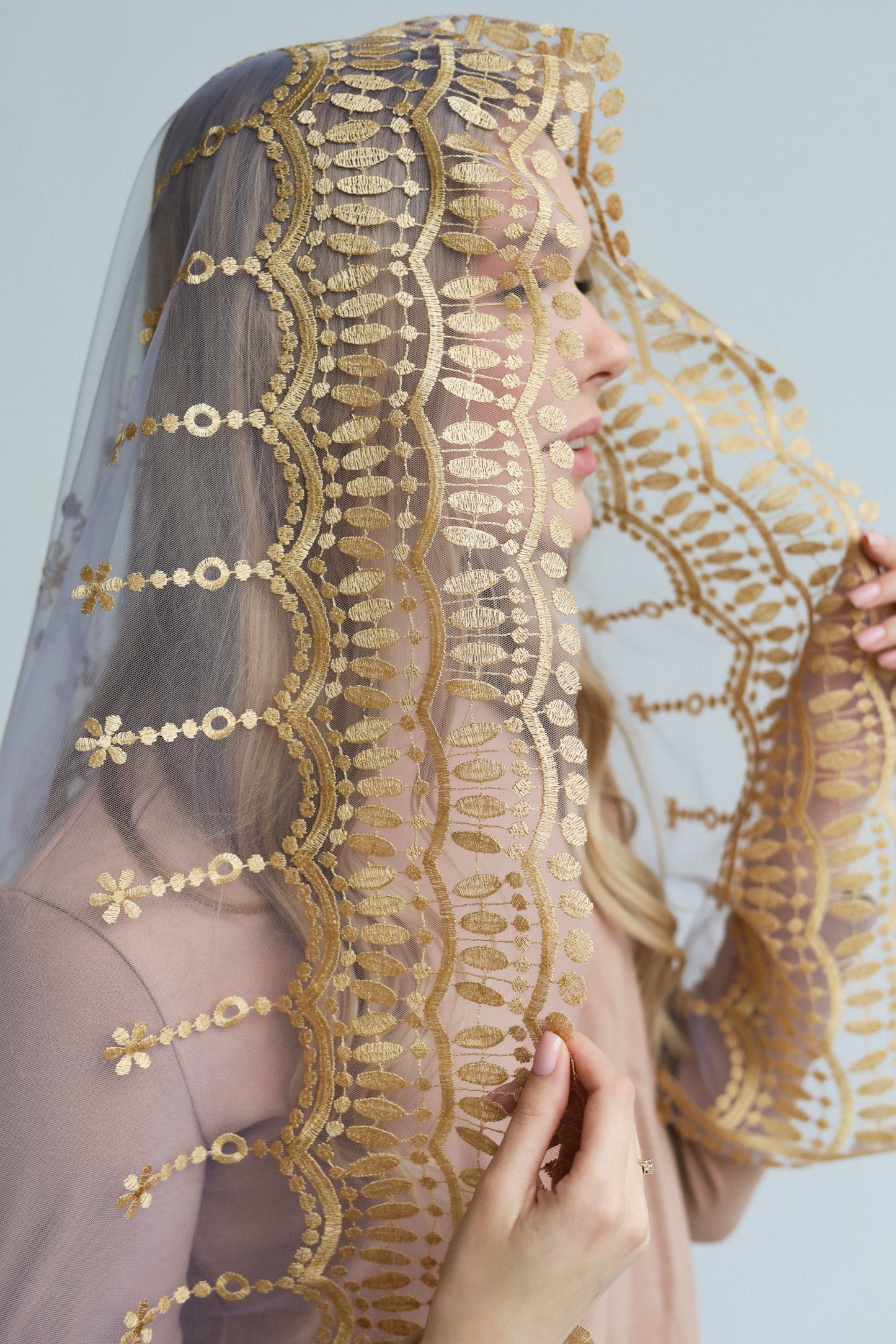 PURPLE VEIL WITH EMBROIDERY