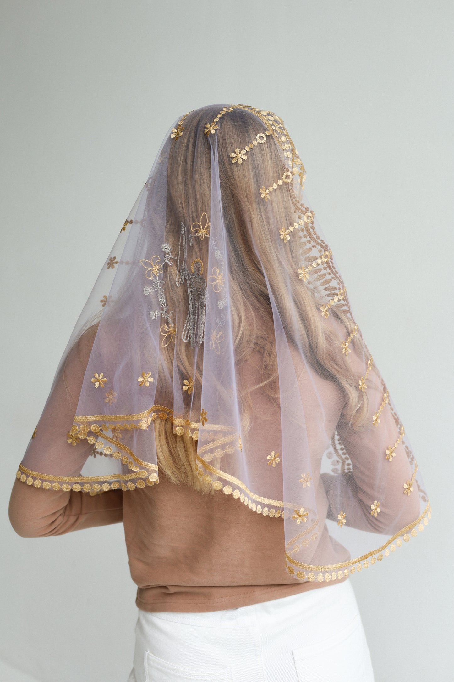 PURPLE VEIL WITH EMBROIDERY