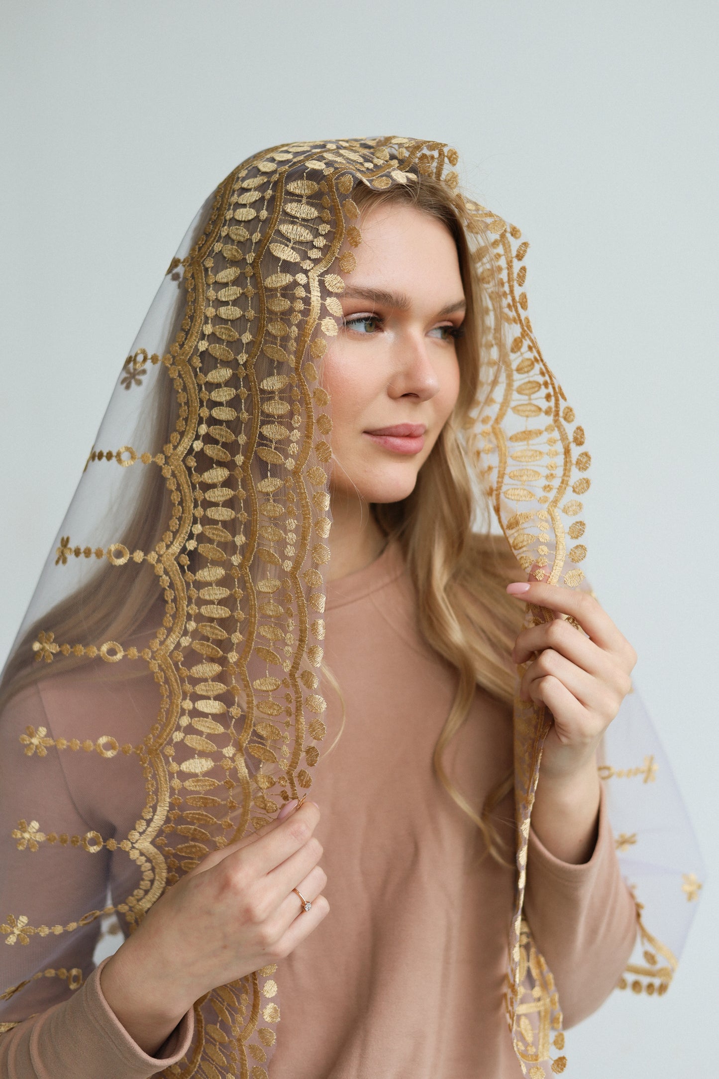 AVE MARIA EMBROIDERY VEIL