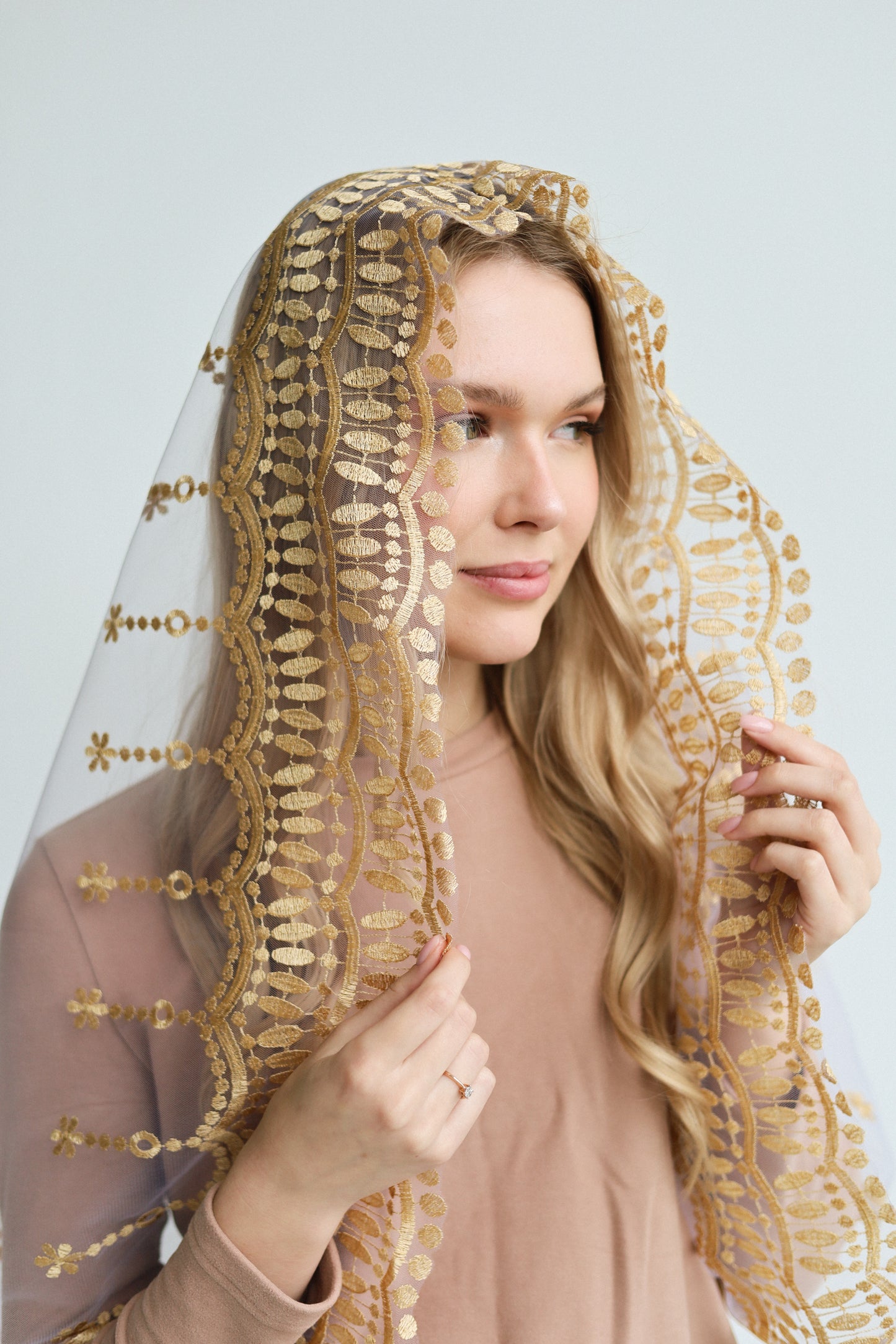 AVE MARIA EMBROIDERY VEIL