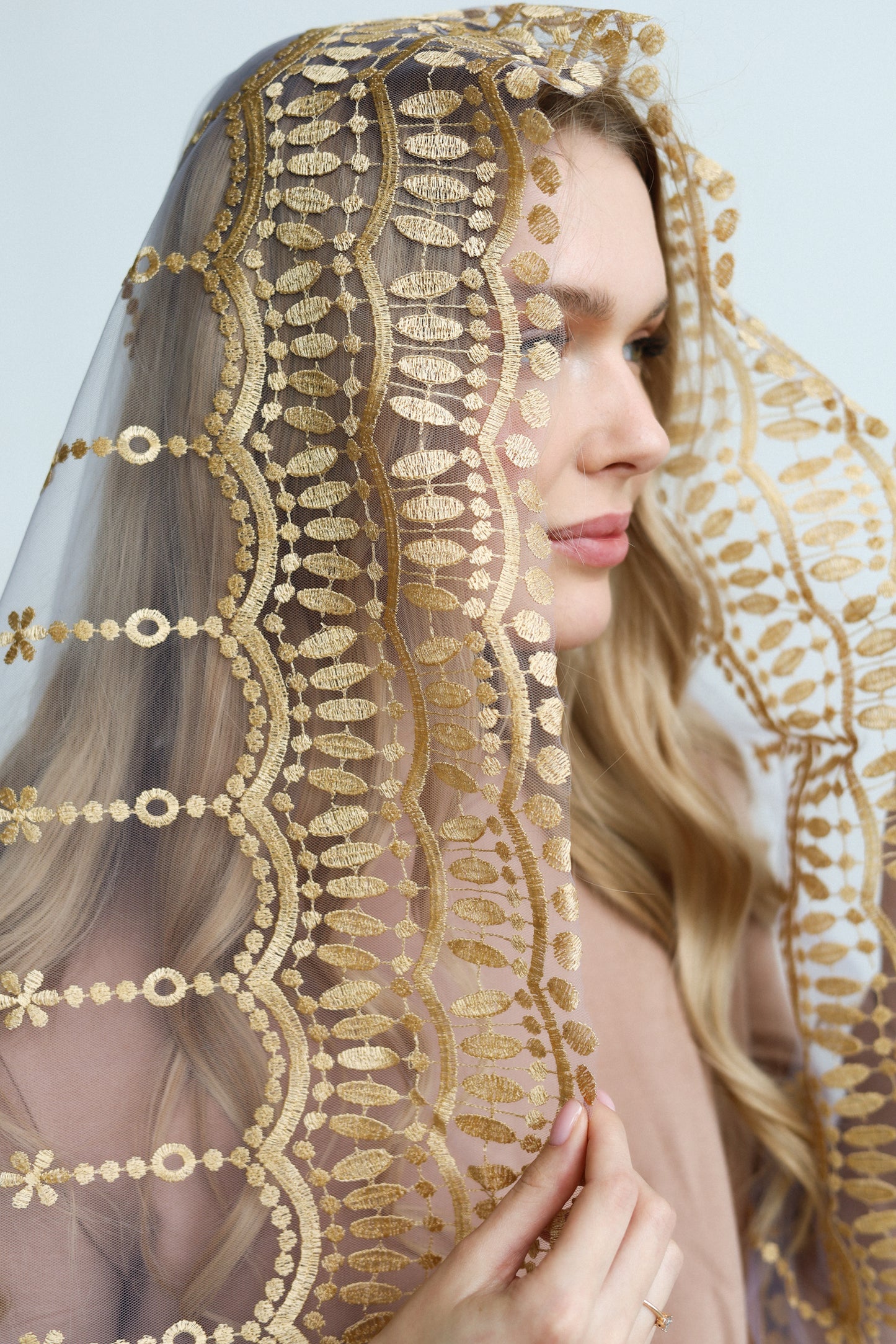 AVE MARIA EMBROIDERY VEIL