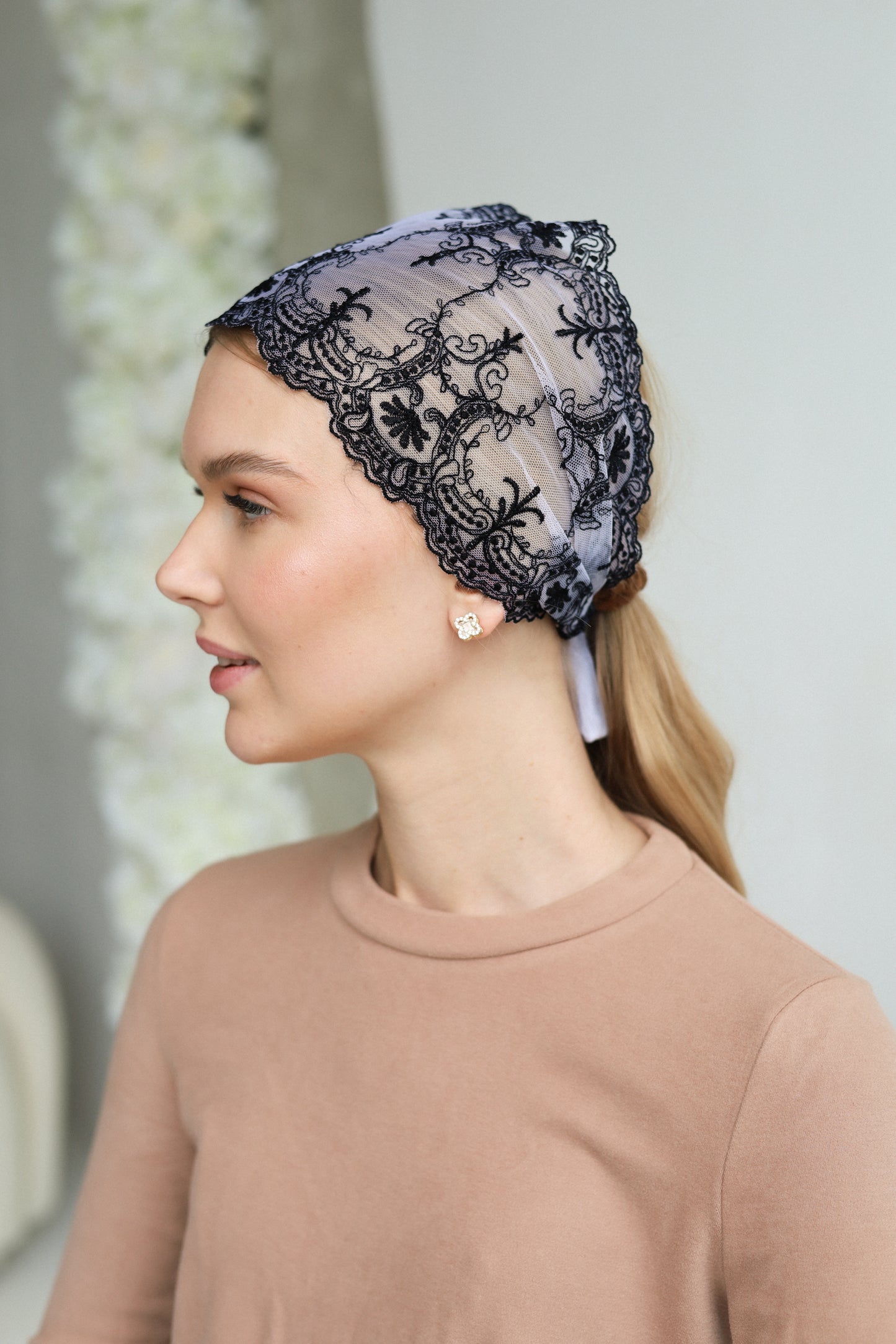 NEW BLACK & WHITE HEADBAND