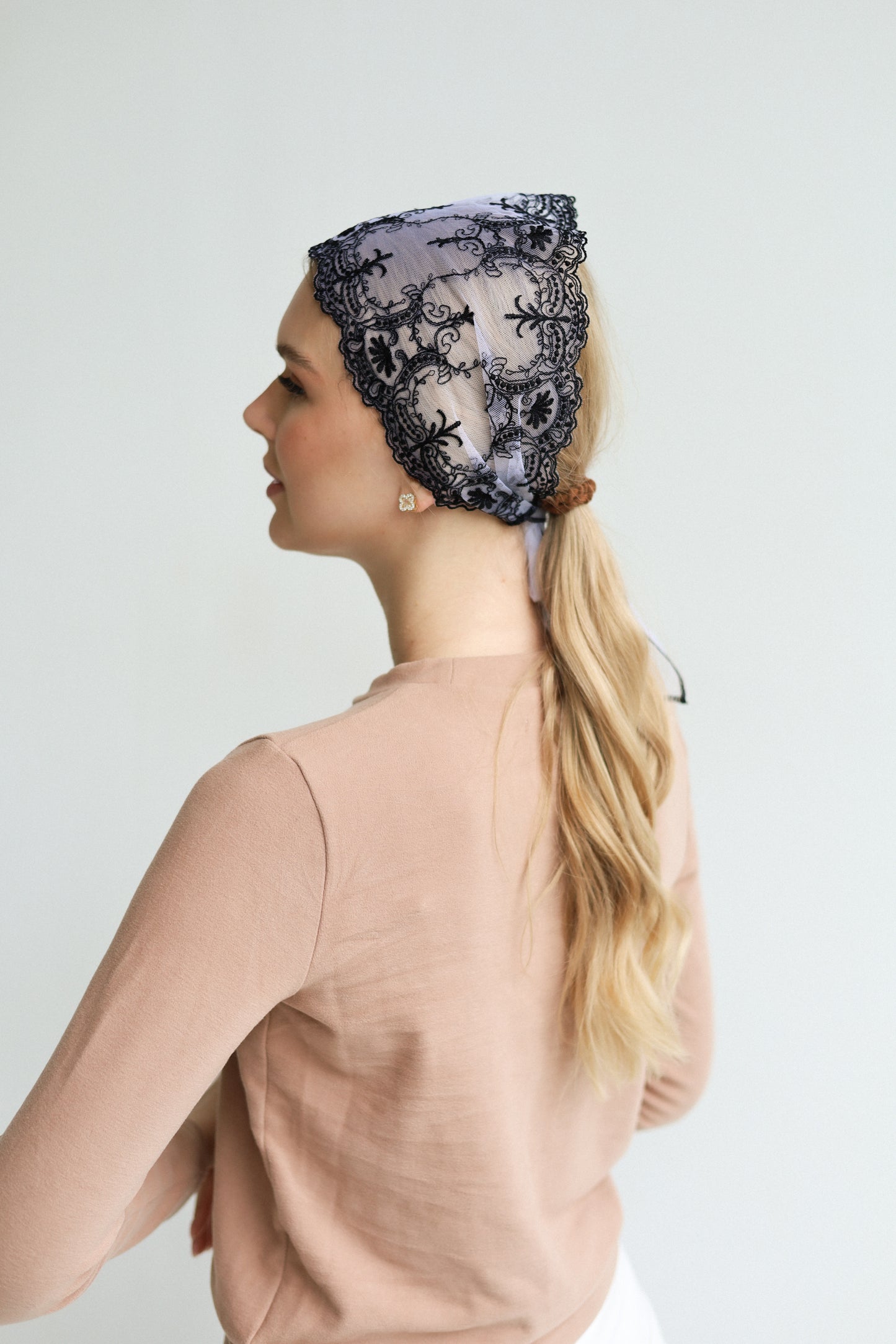 NEW BLACK & WHITE HEADBAND