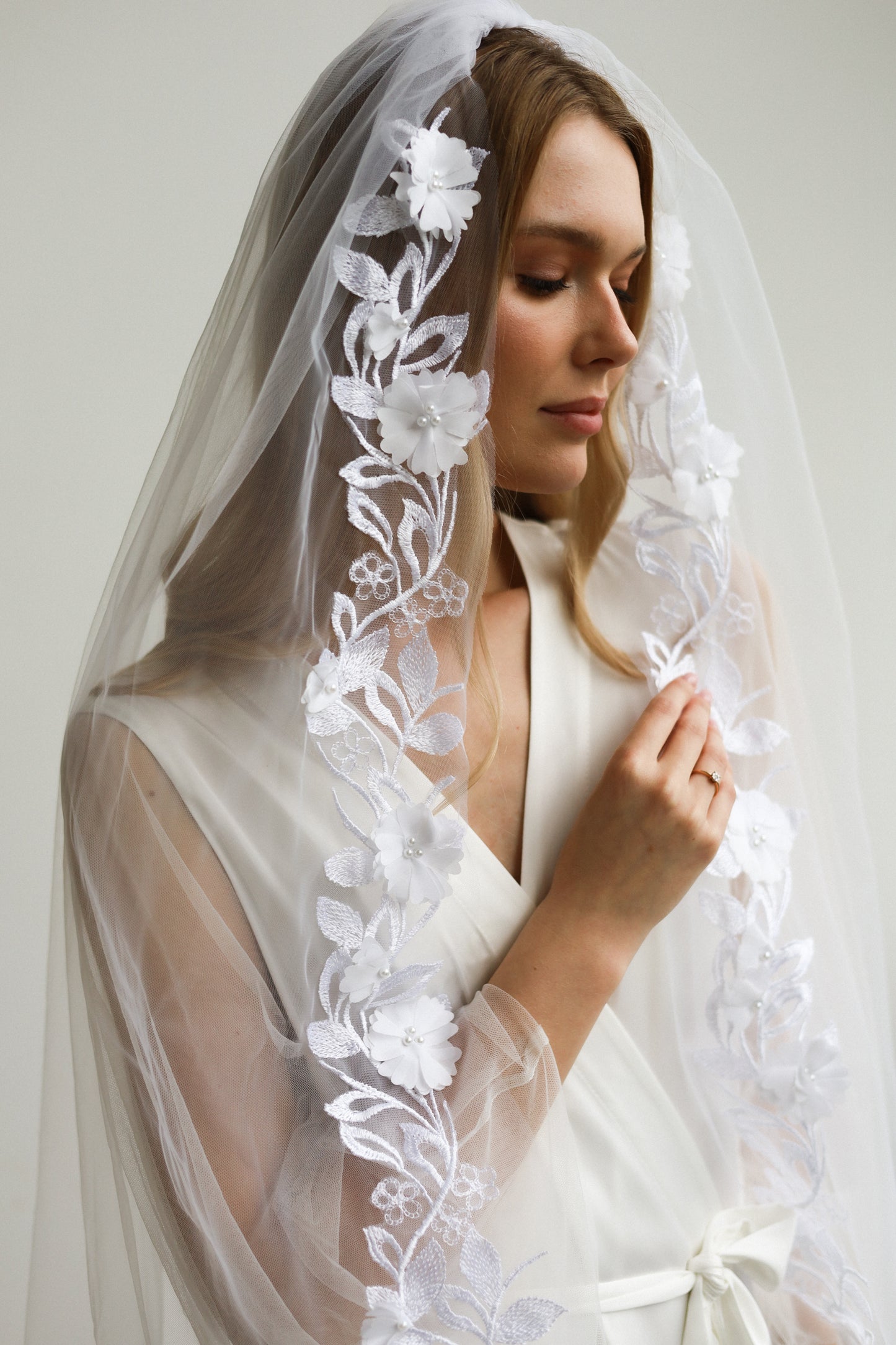 ALEXANDRA FLORAL VEIL