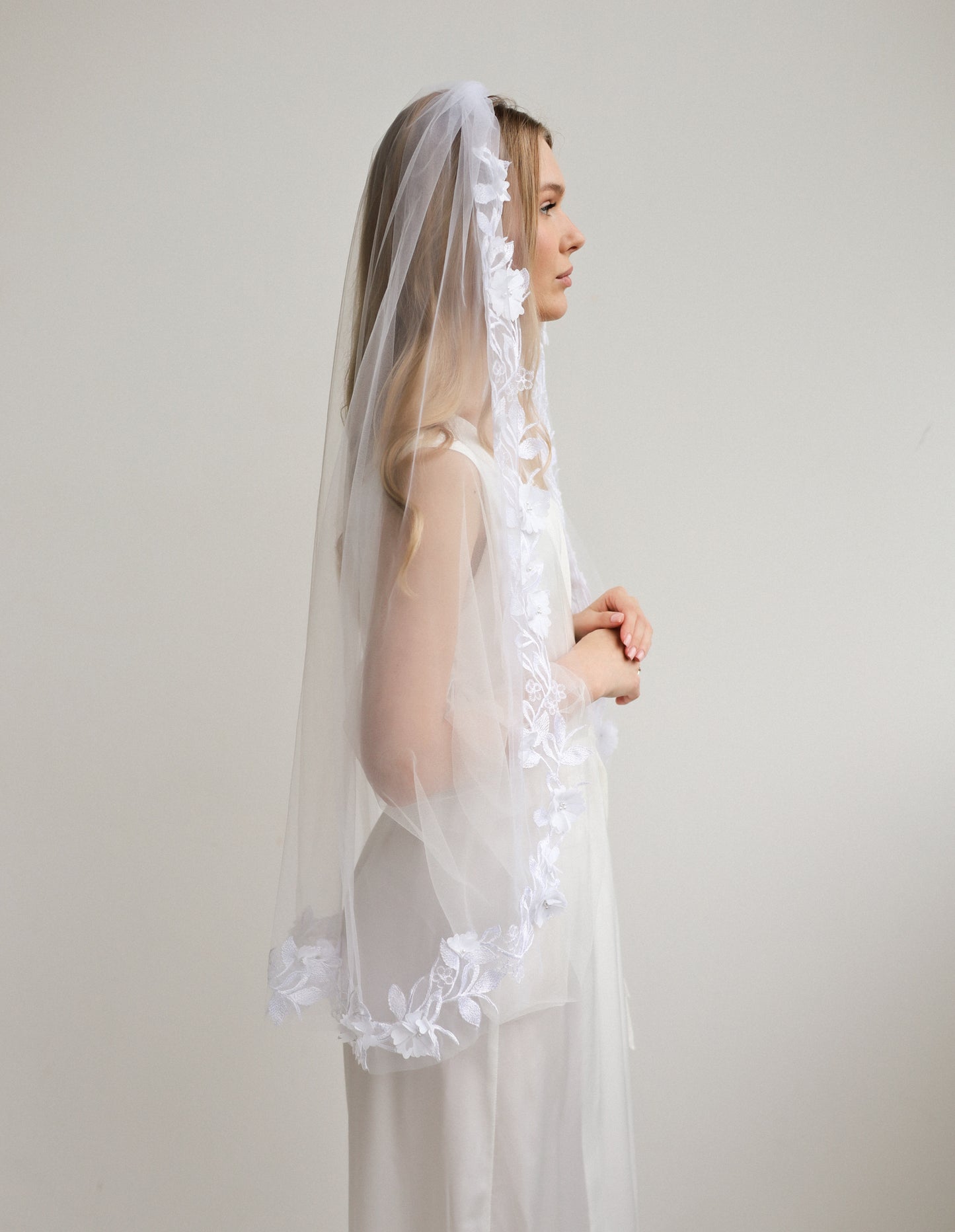 ALEXANDRA FLORAL VEIL